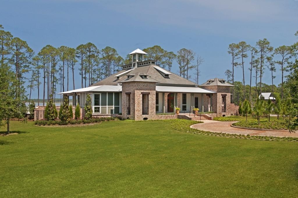 CHURCHILL OAKS - Residential