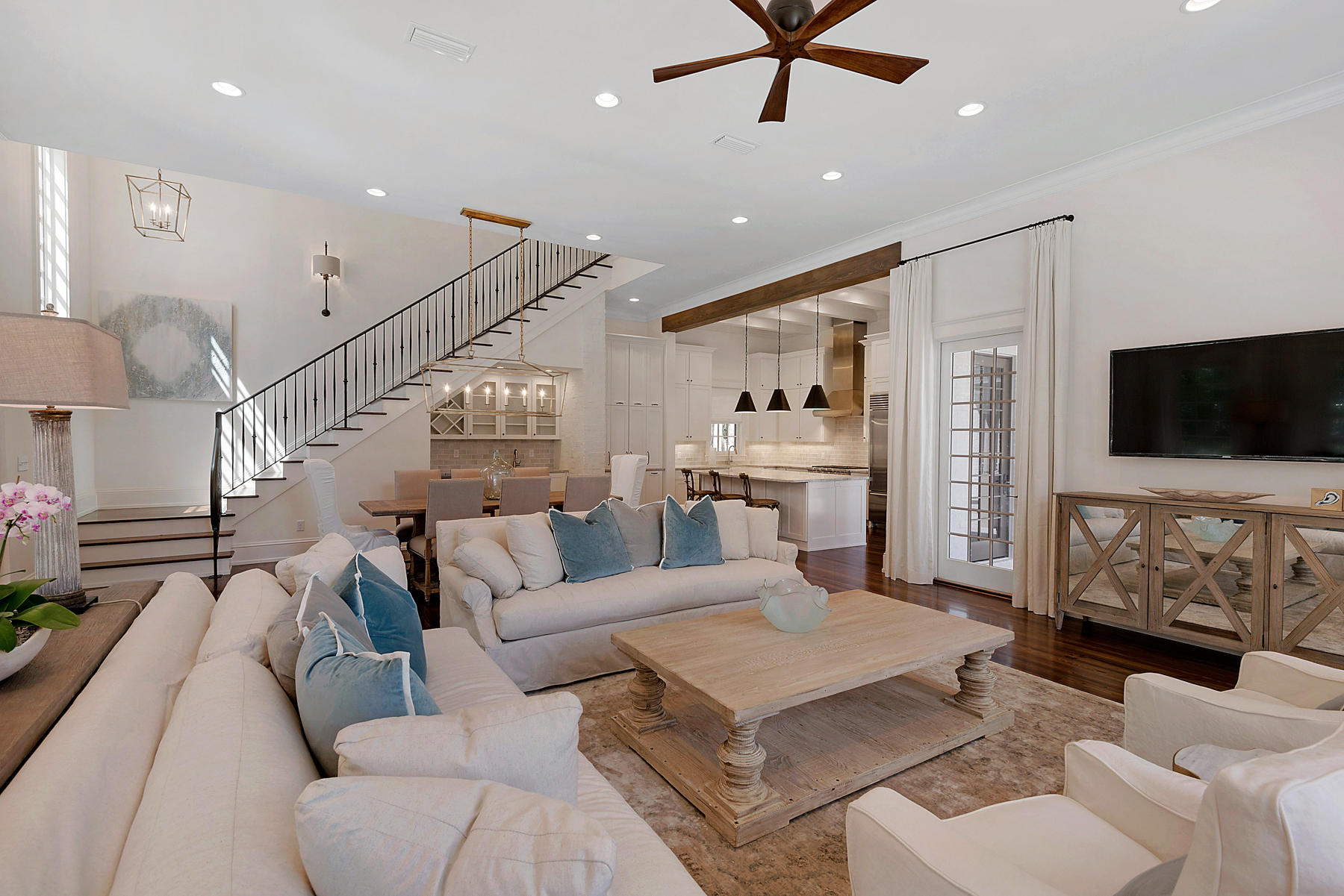 CHURCHILL OAKS - Residential