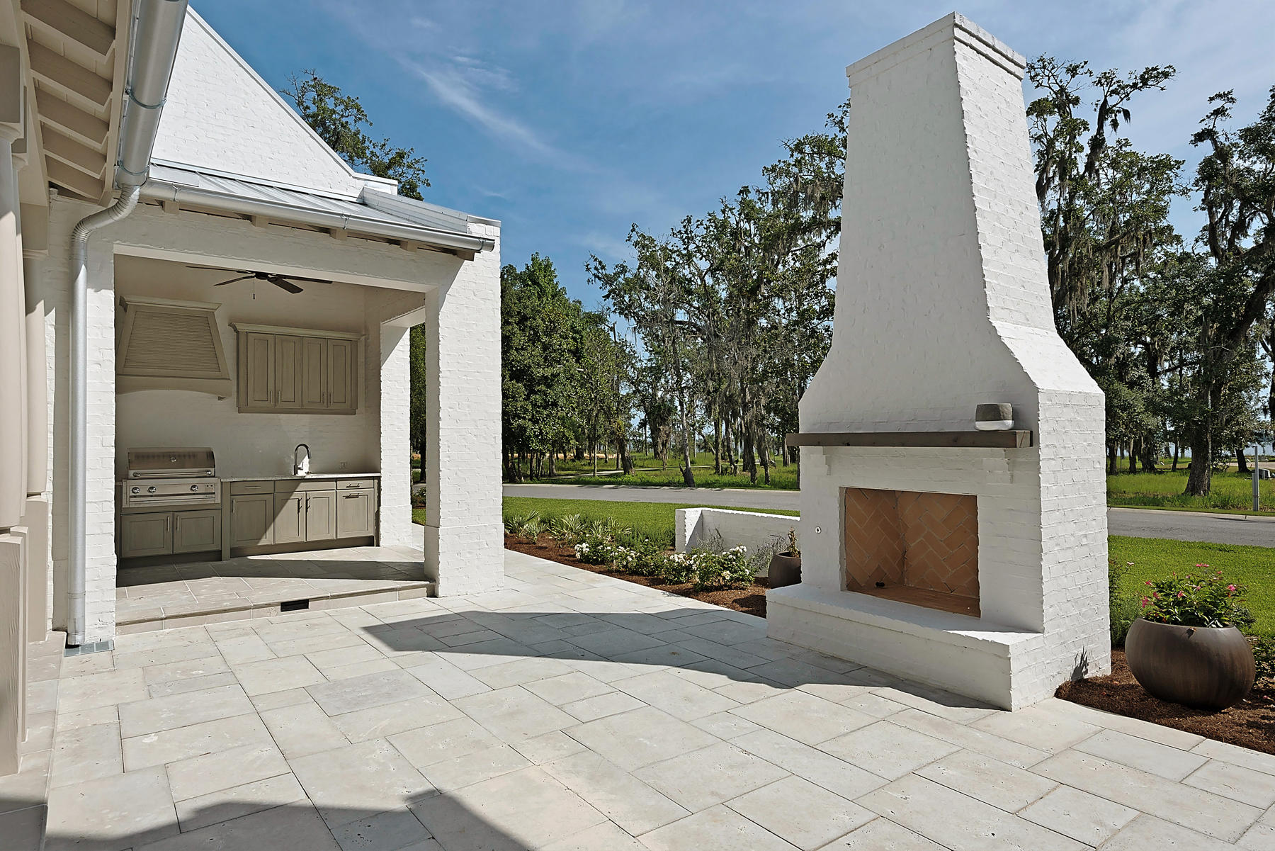 CHURCHILL OAKS - Residential