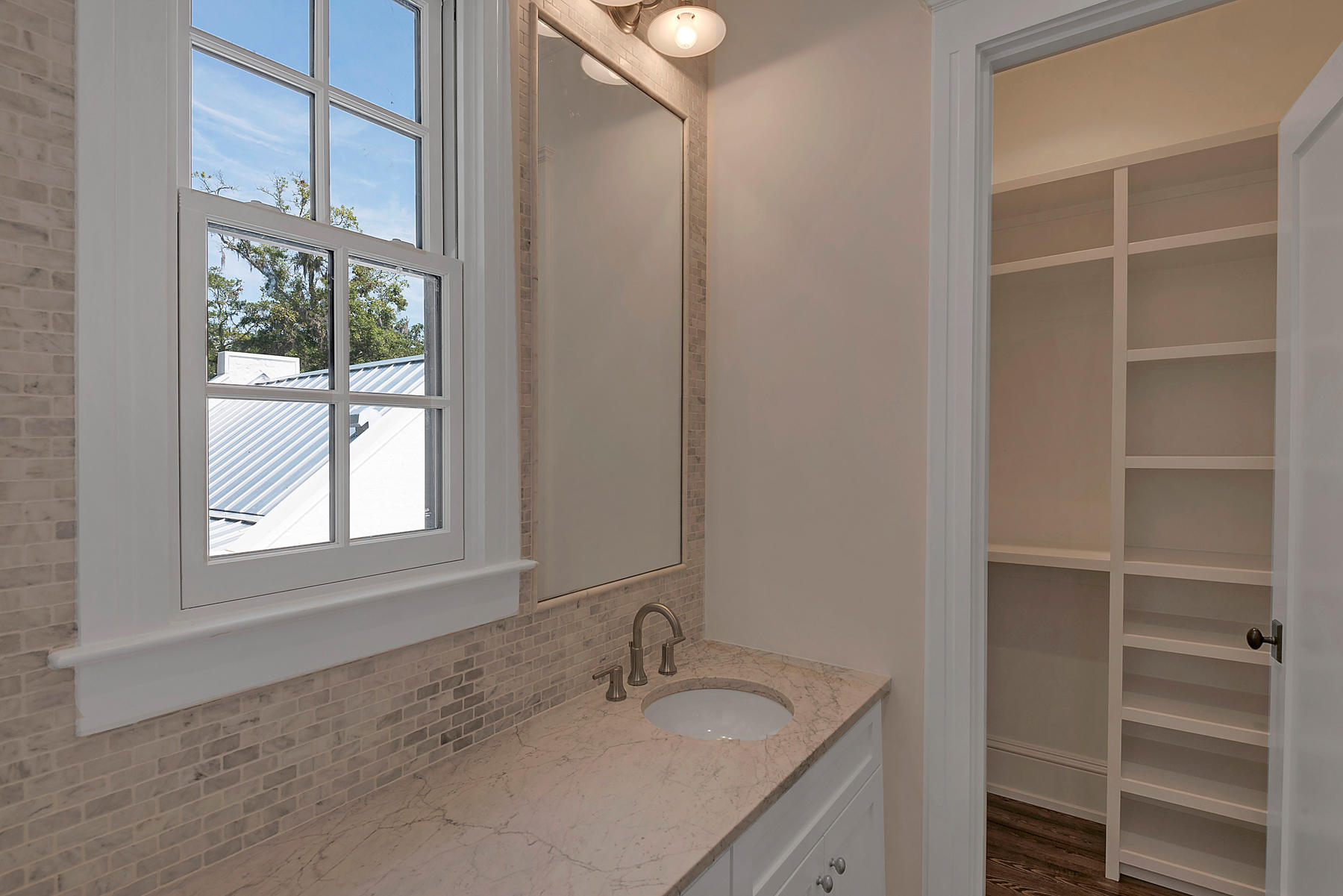 CHURCHILL OAKS - Residential