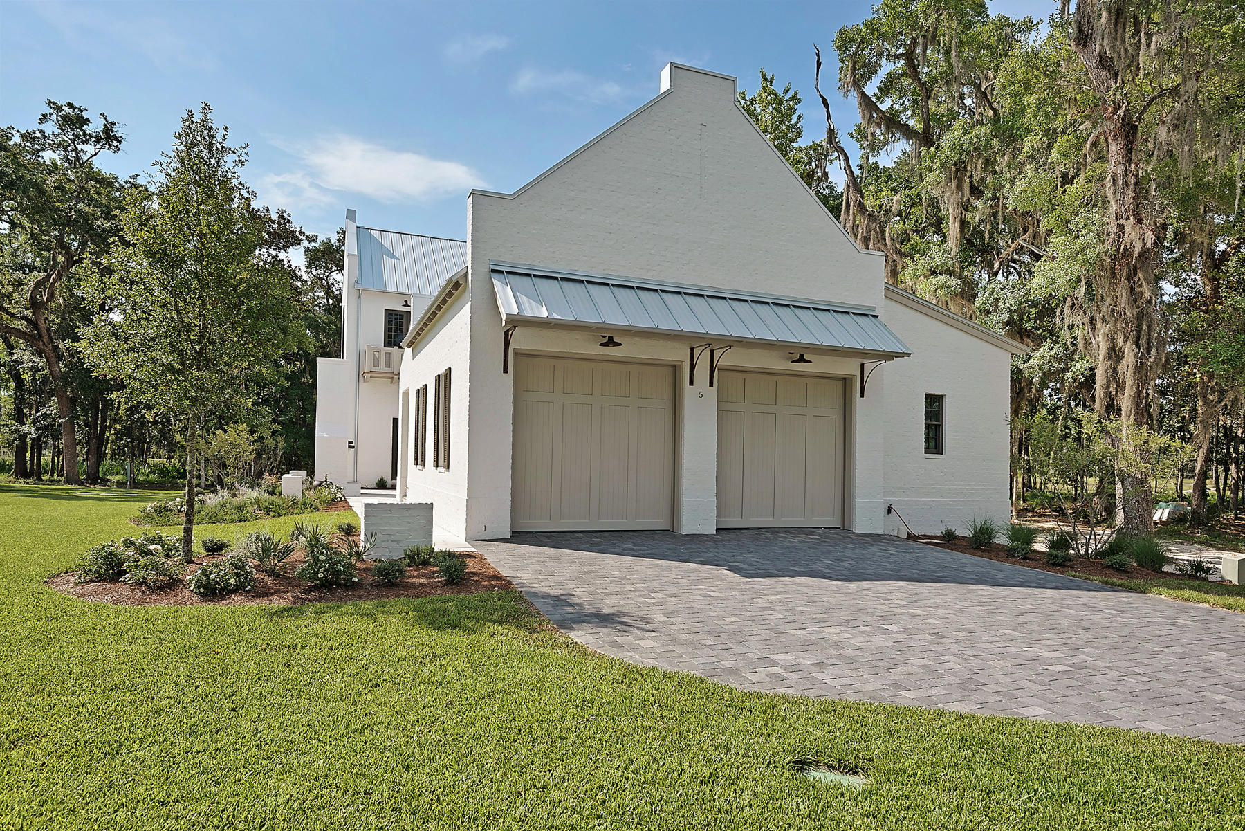 CHURCHILL OAKS - Residential