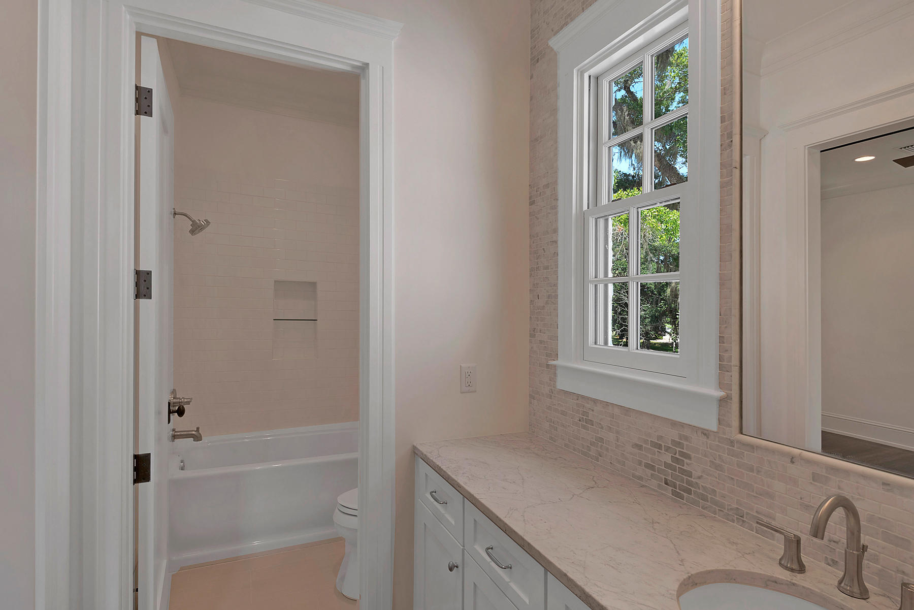 CHURCHILL OAKS - Residential