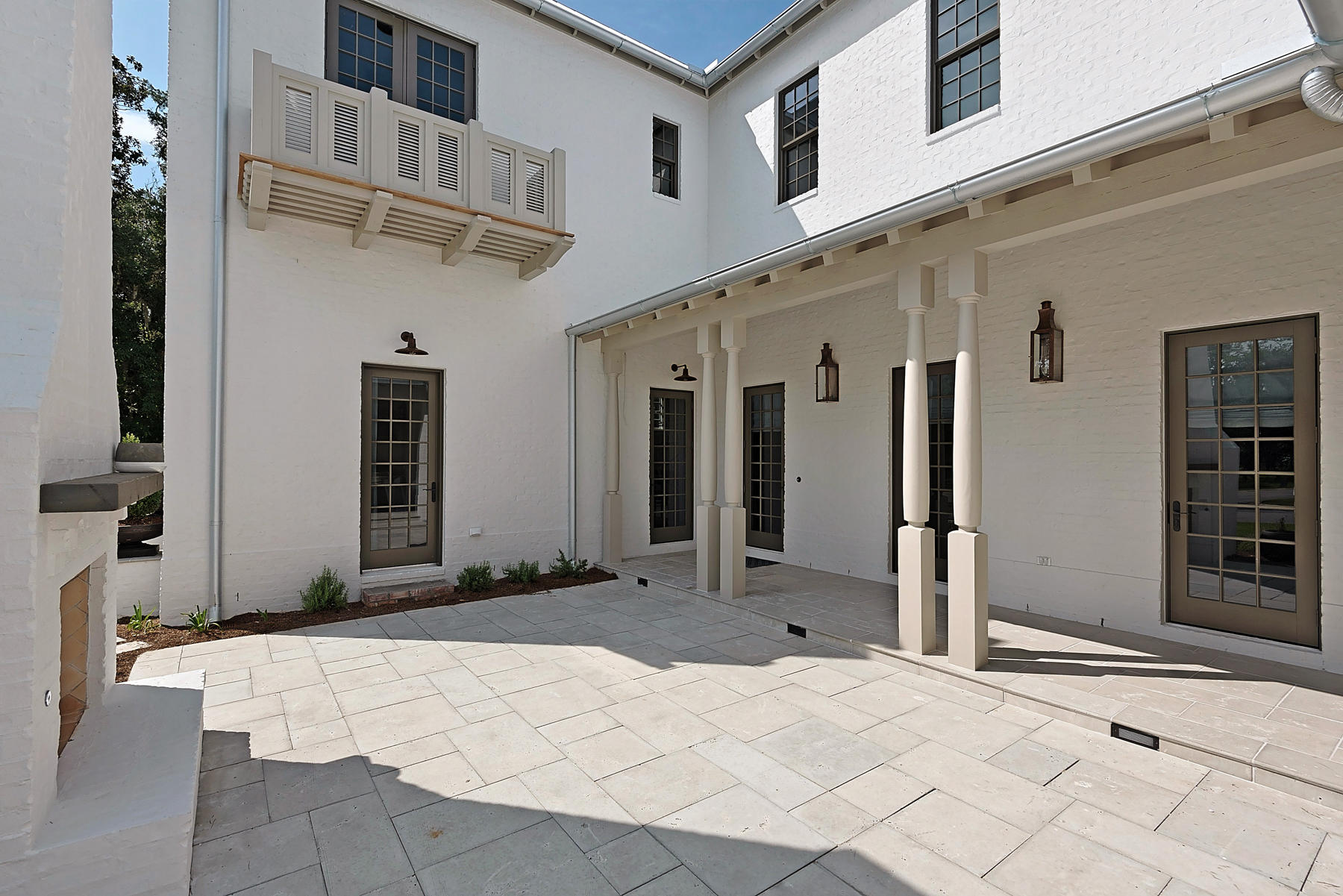 CHURCHILL OAKS - Residential