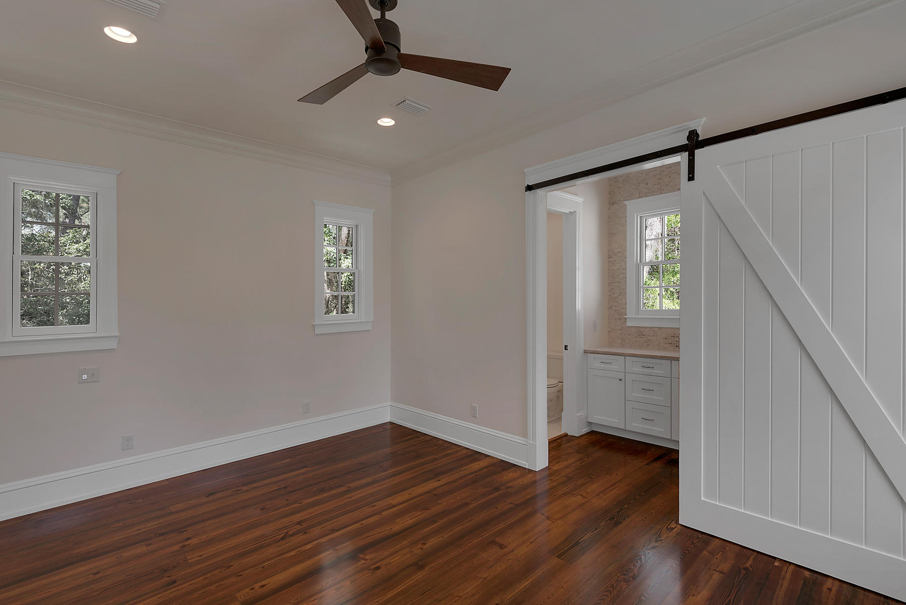 CHURCHILL OAKS - Residential