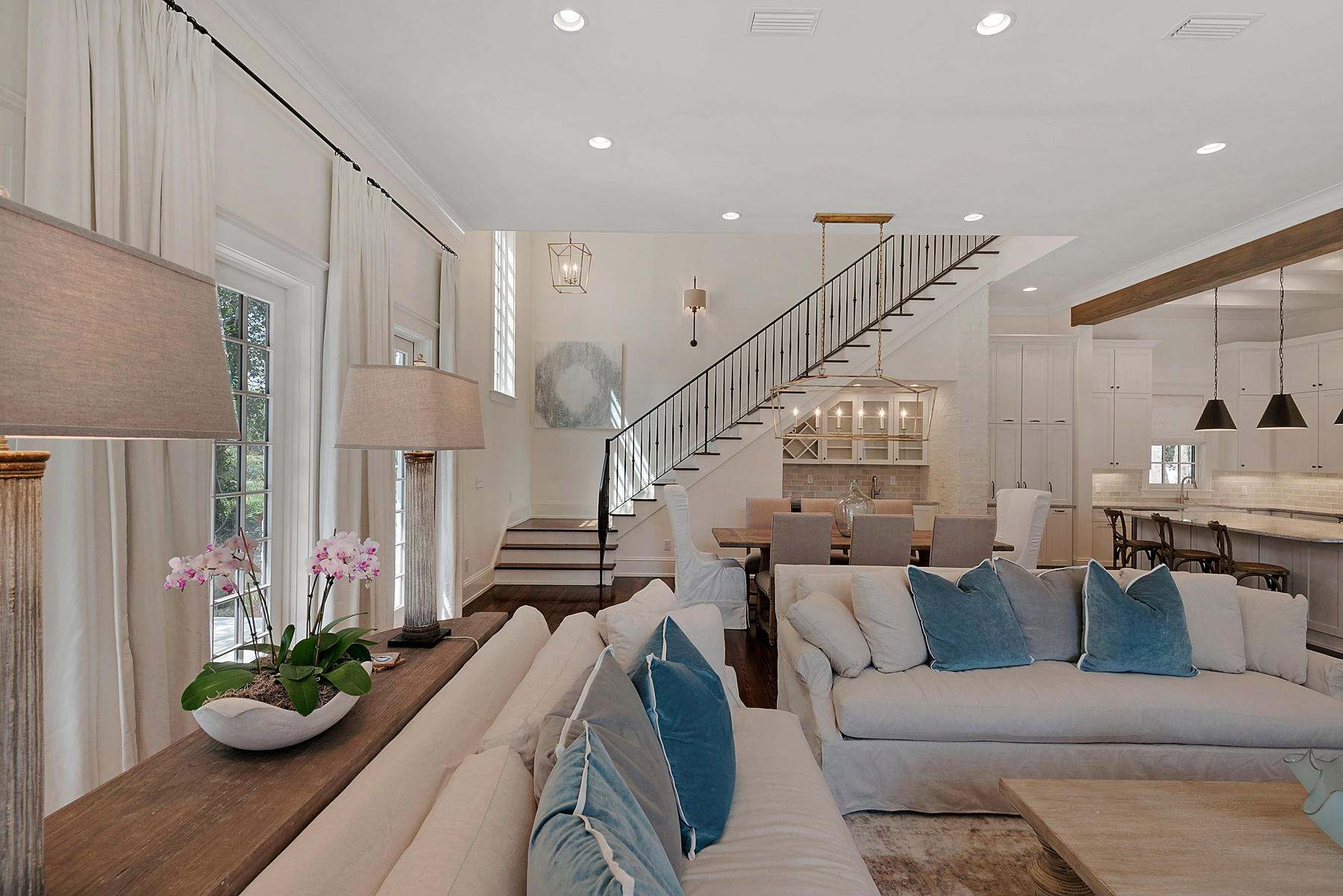 CHURCHILL OAKS - Residential