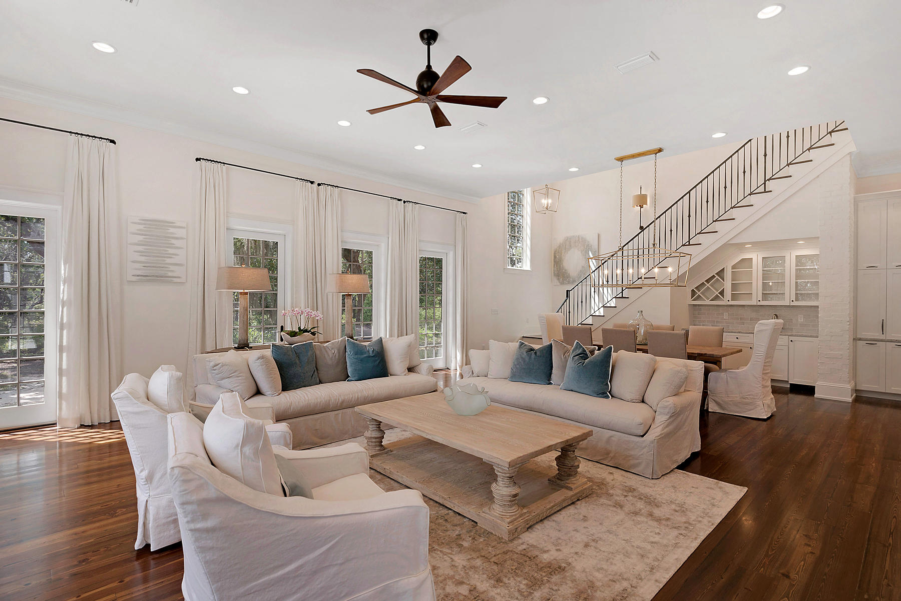 CHURCHILL OAKS - Residential