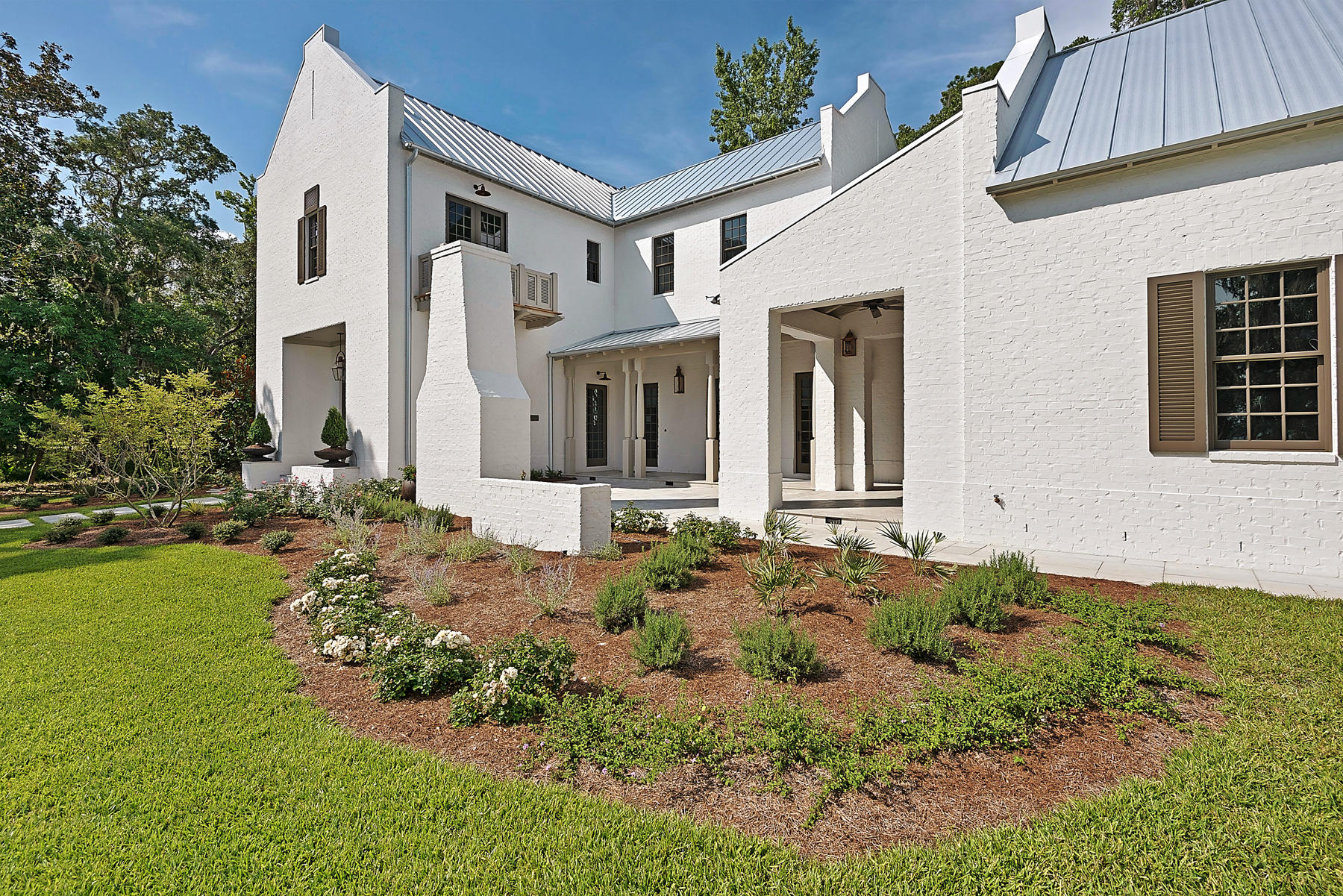 CHURCHILL OAKS - Residential