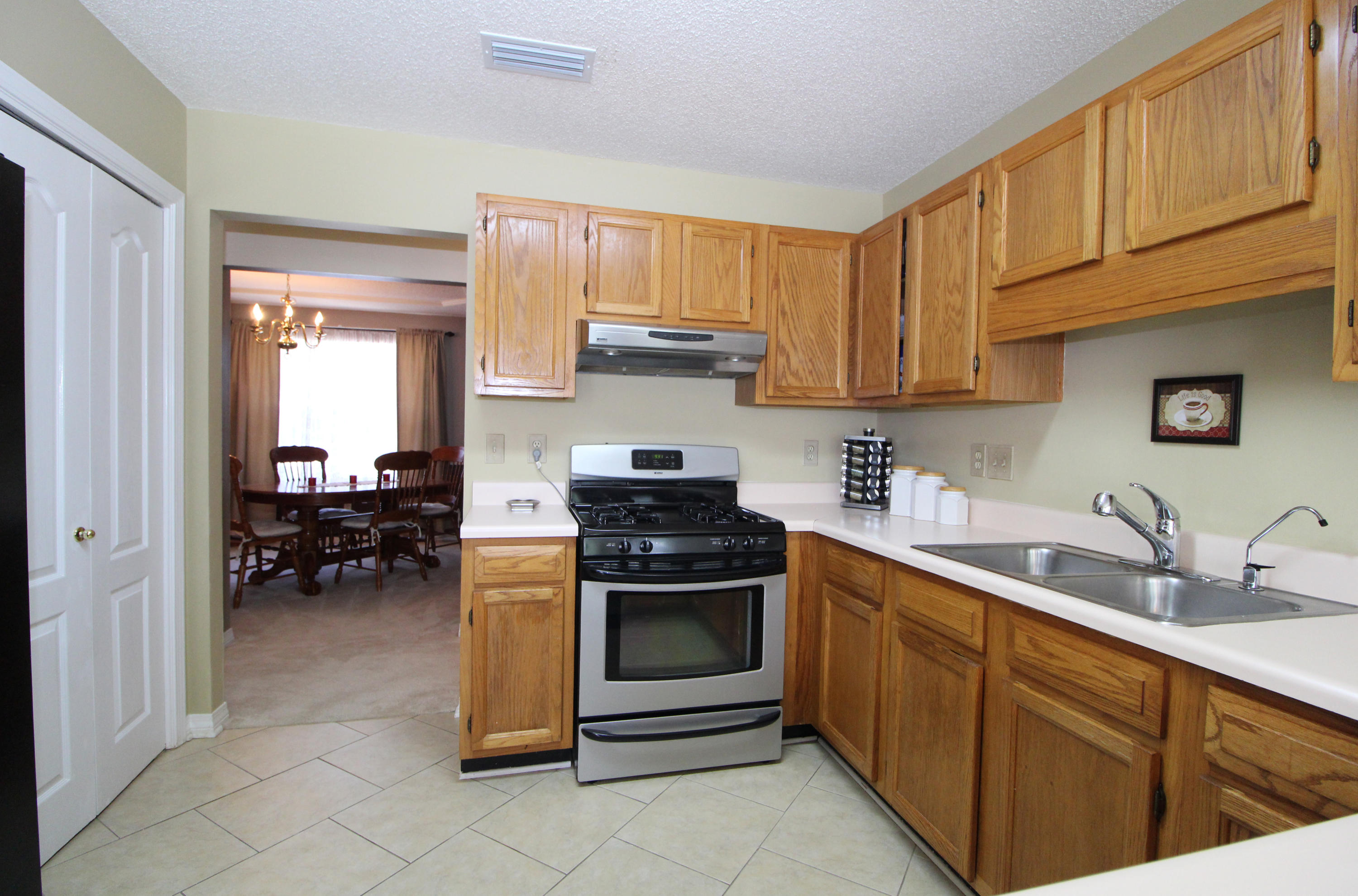 MEADOW WOODS - Residential