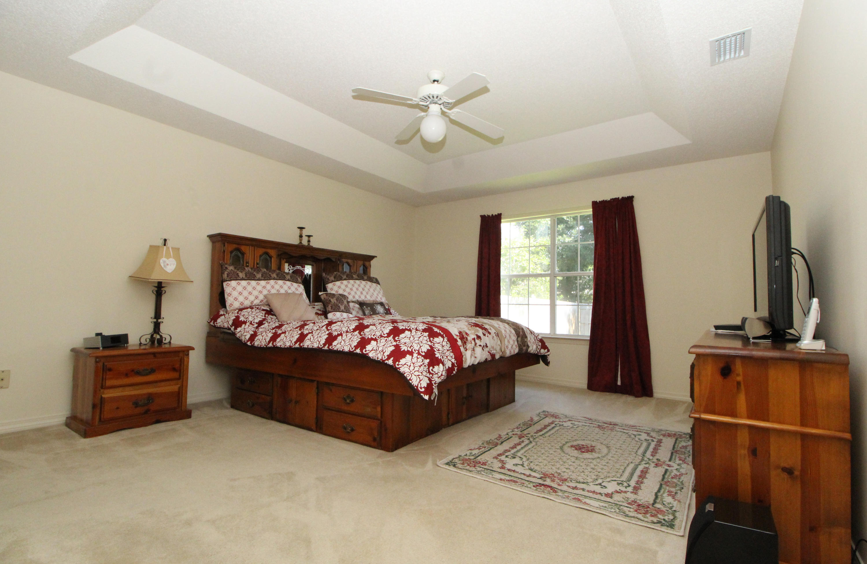 MEADOW WOODS - Residential