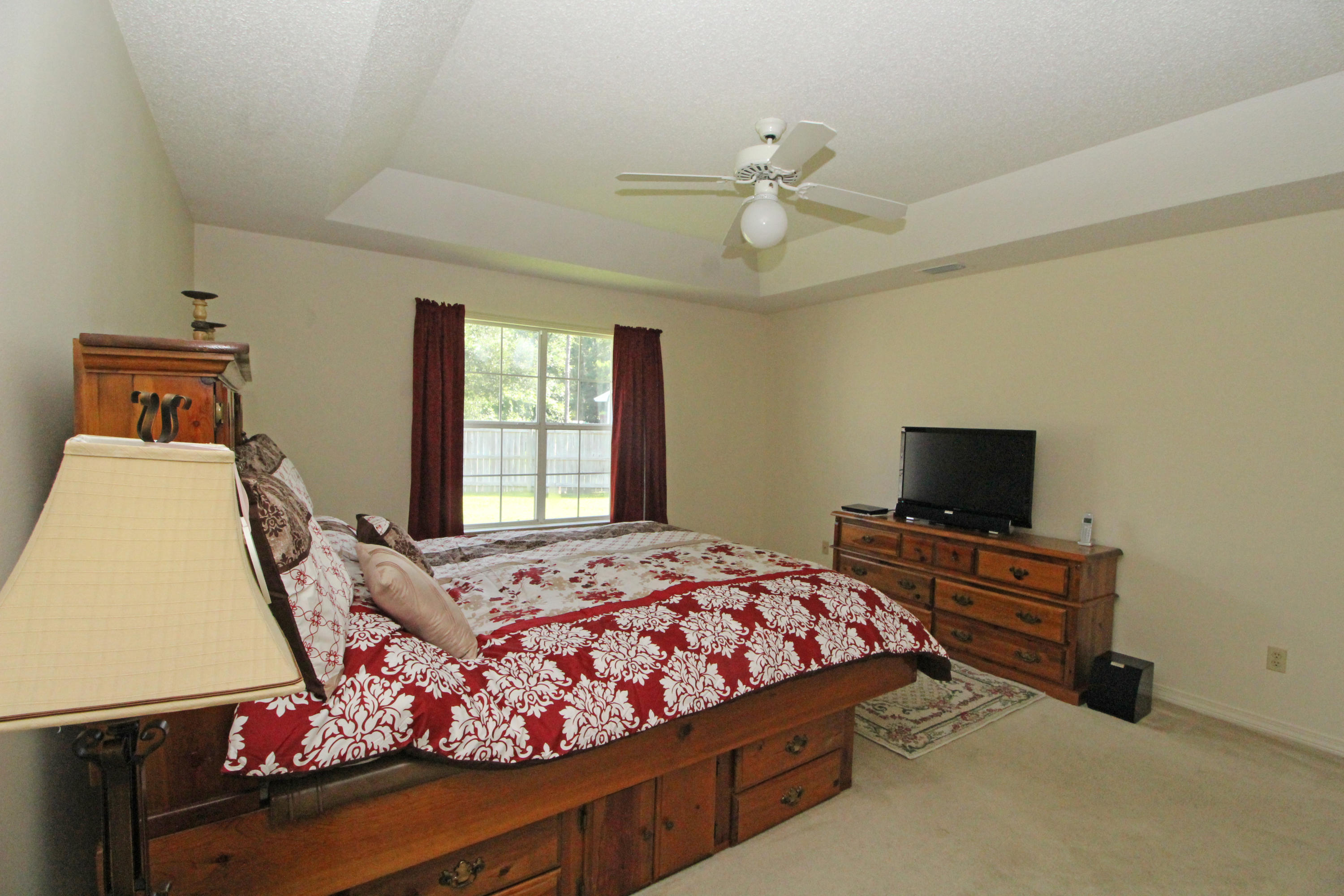 MEADOW WOODS - Residential