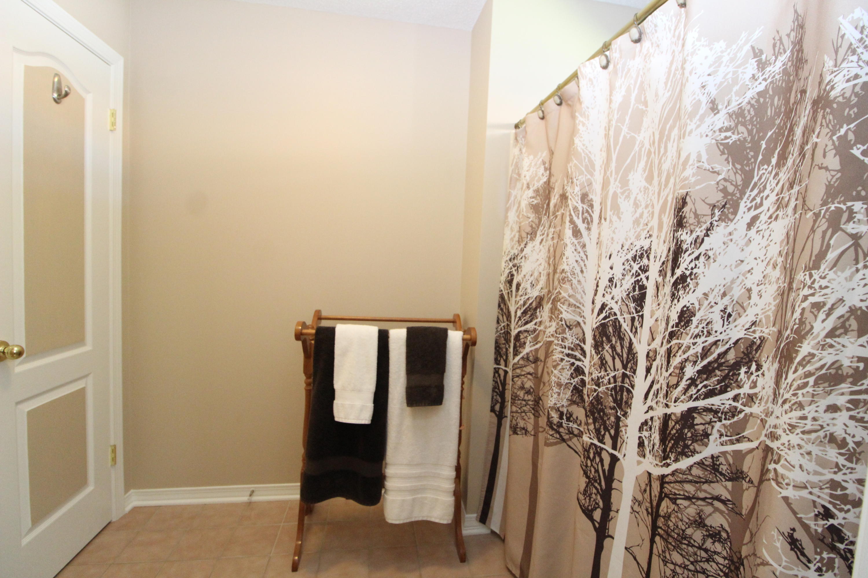 MEADOW WOODS - Residential