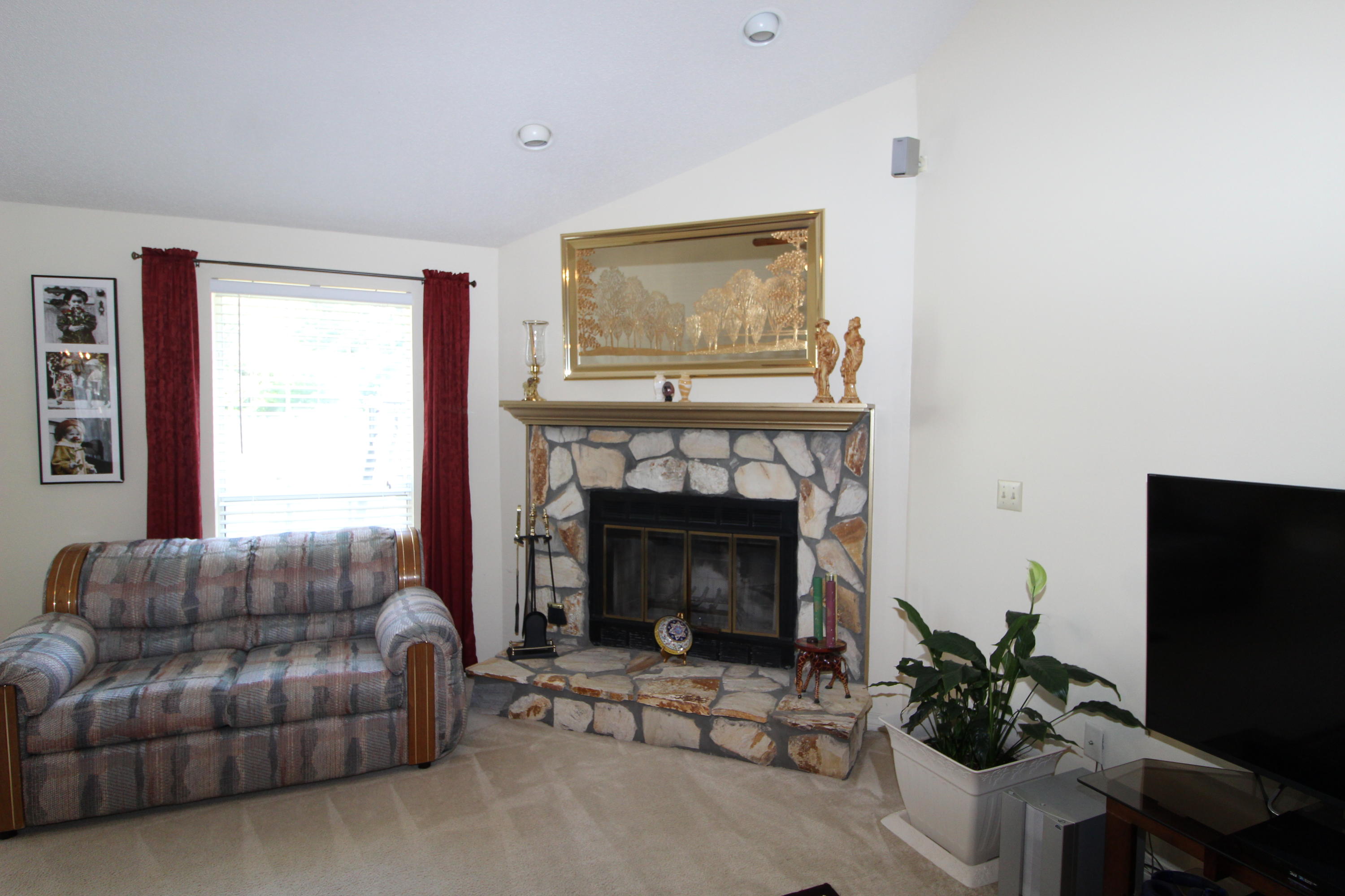 MEADOW WOODS - Residential