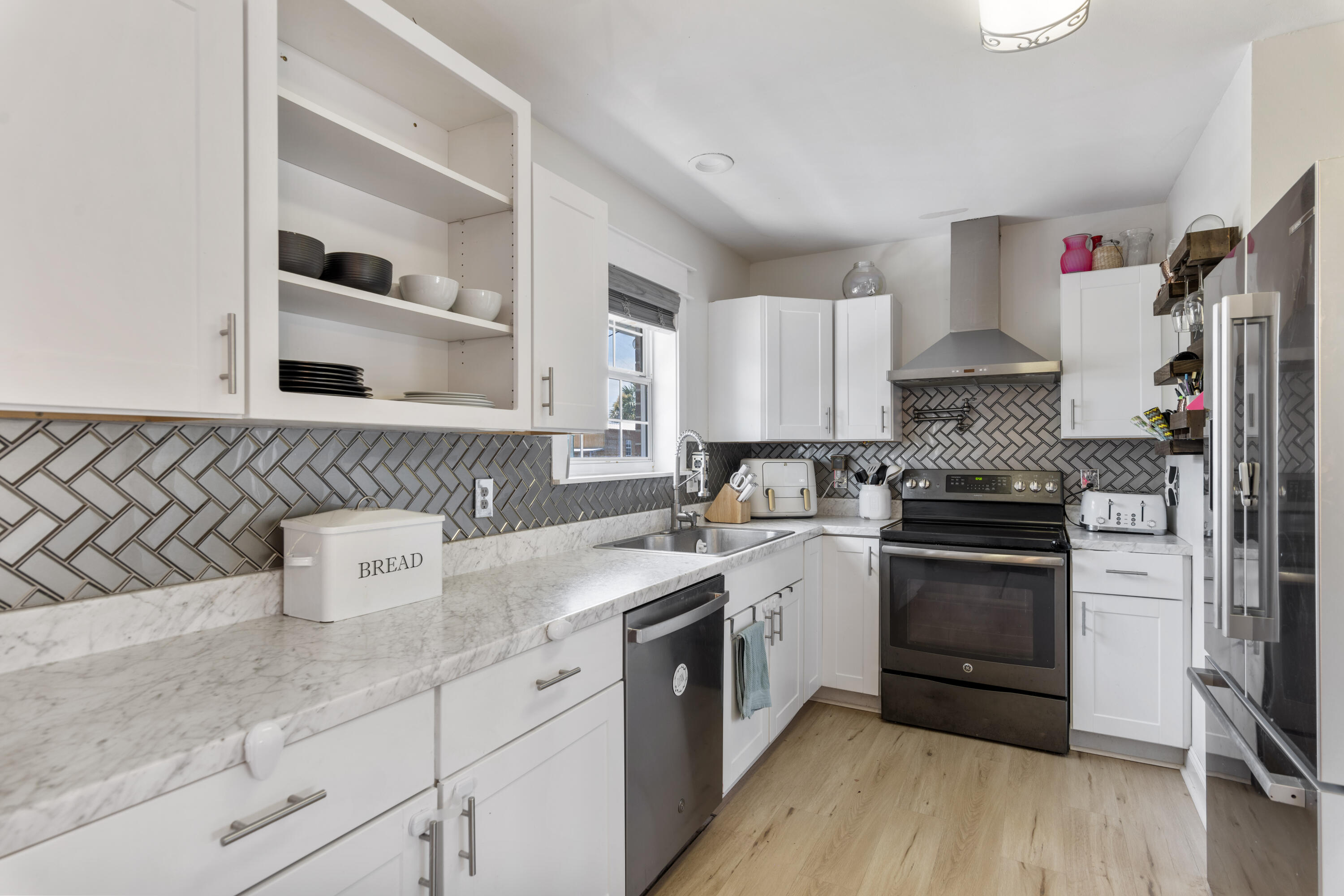 HENTZ 1ST ADDN UNIT B - Residential