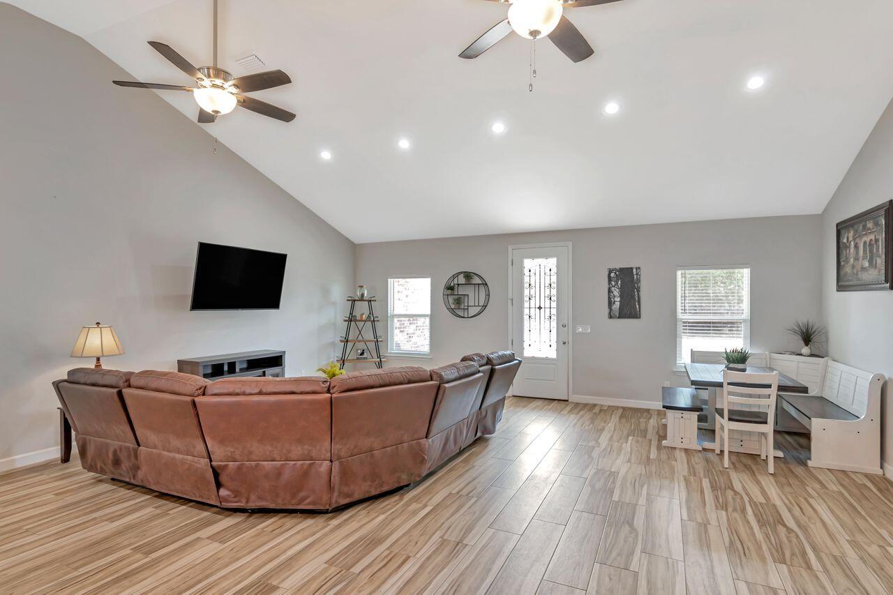 WYNNEHAVEN BCH EST - Residential