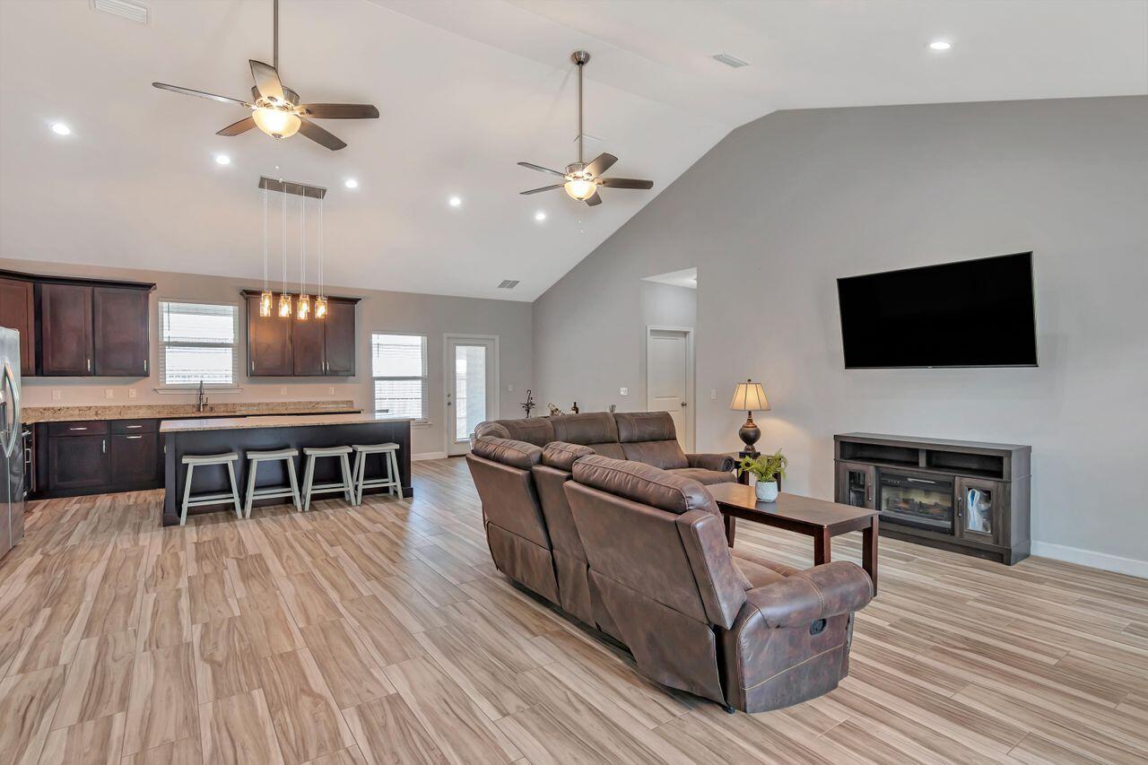 WYNNEHAVEN BCH EST - Residential