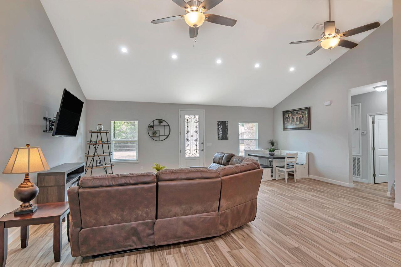 WYNNEHAVEN BCH EST - Residential