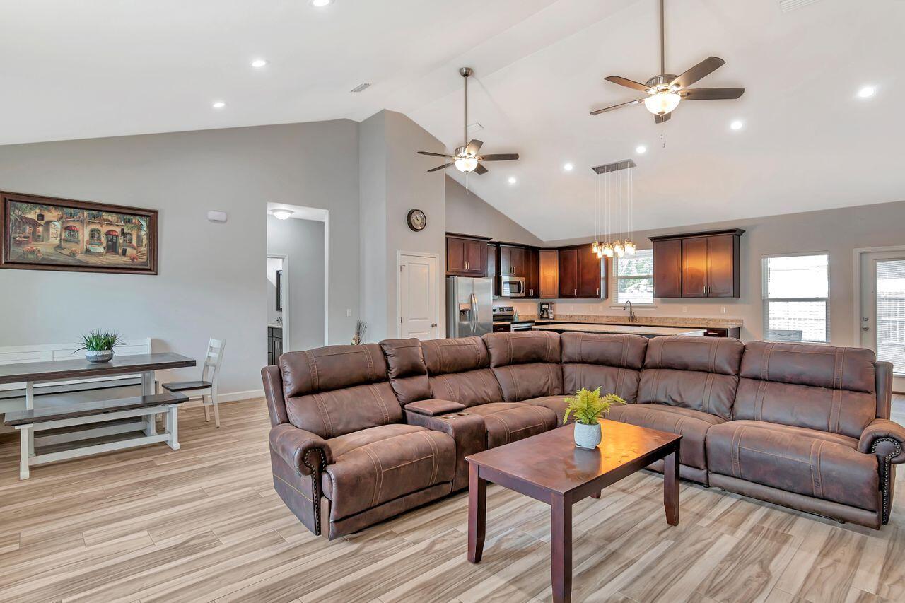 WYNNEHAVEN BCH EST - Residential