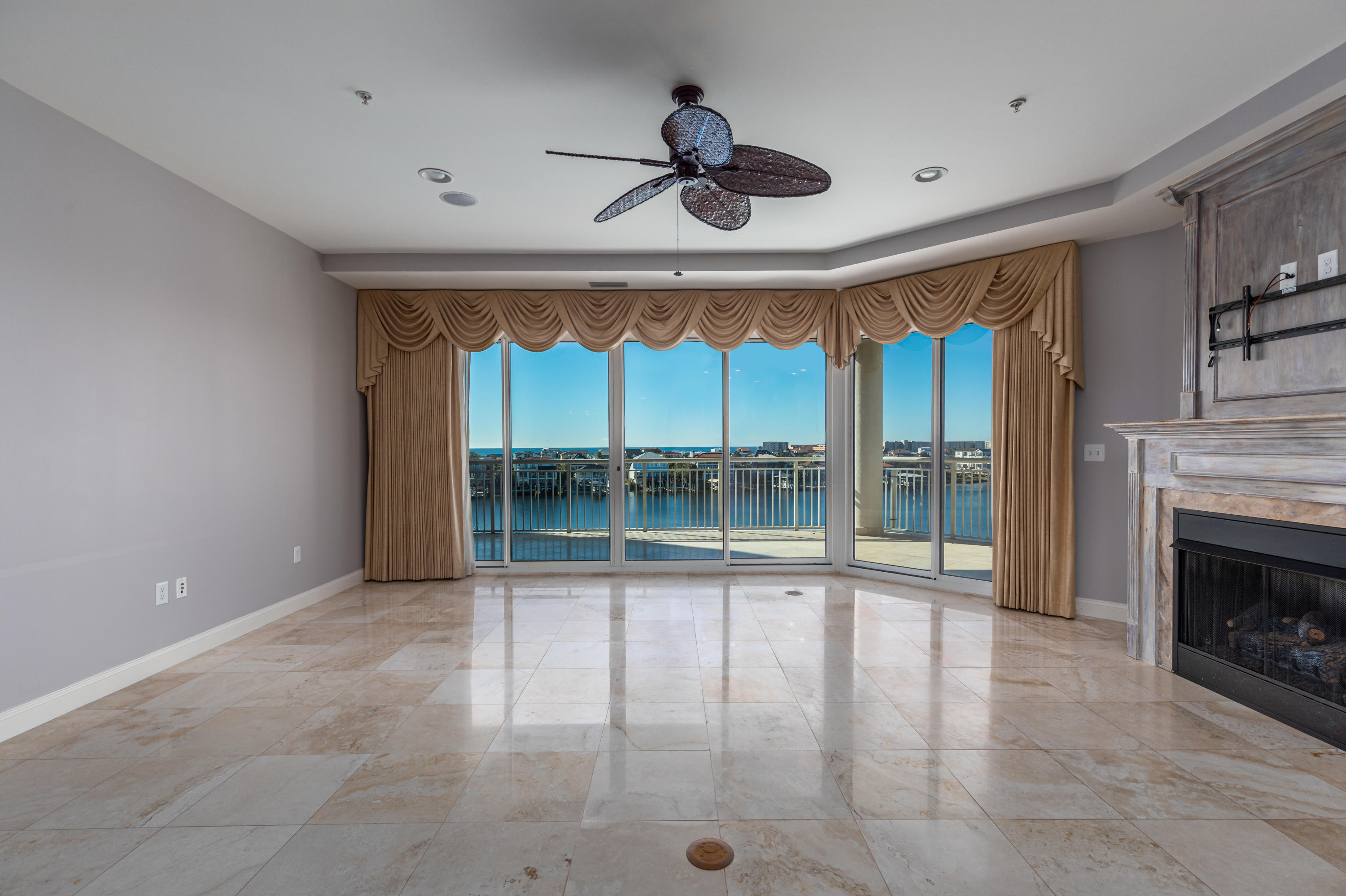 GRAND HARBOR - Residential