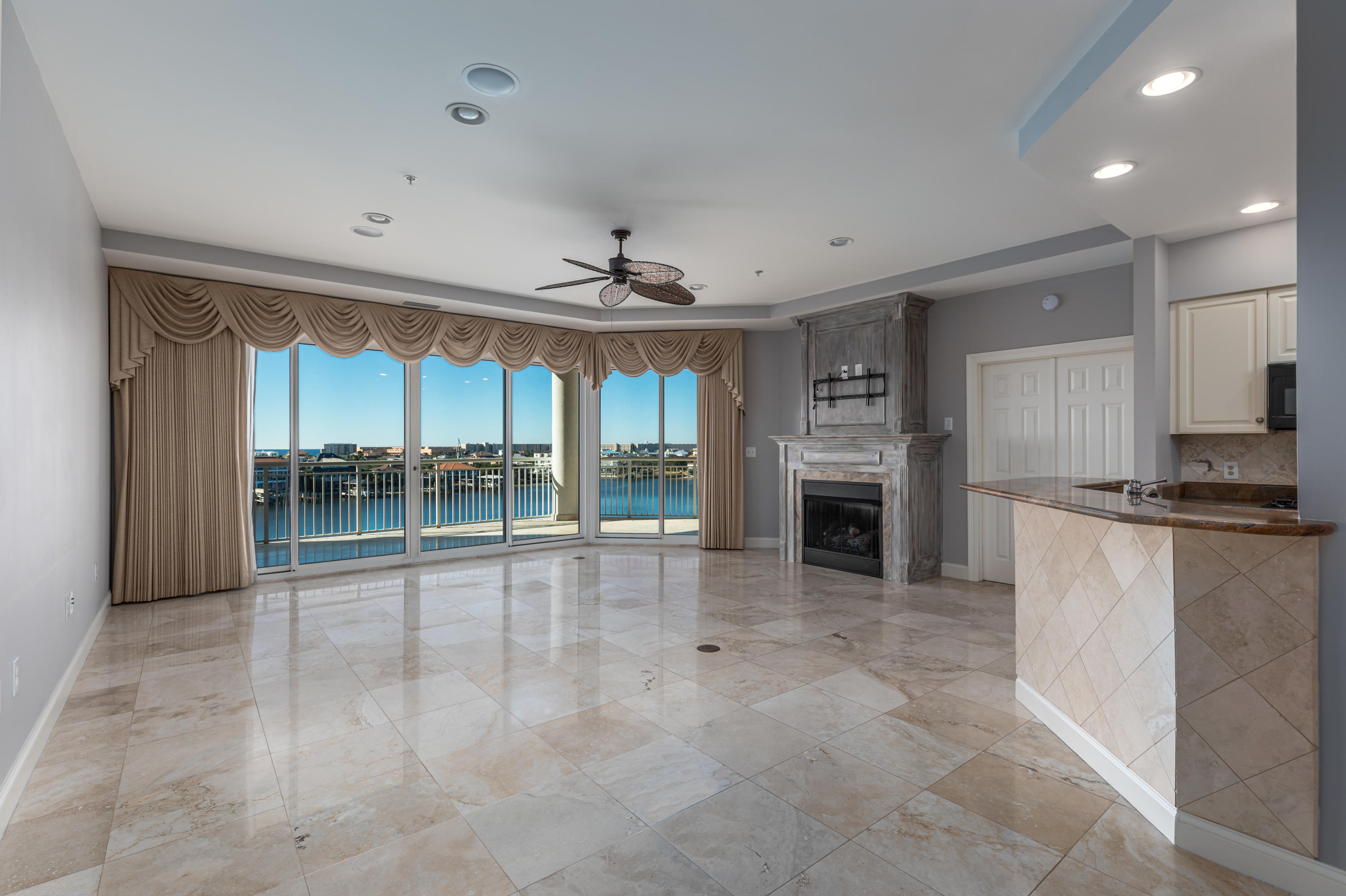 GRAND HARBOR - Residential