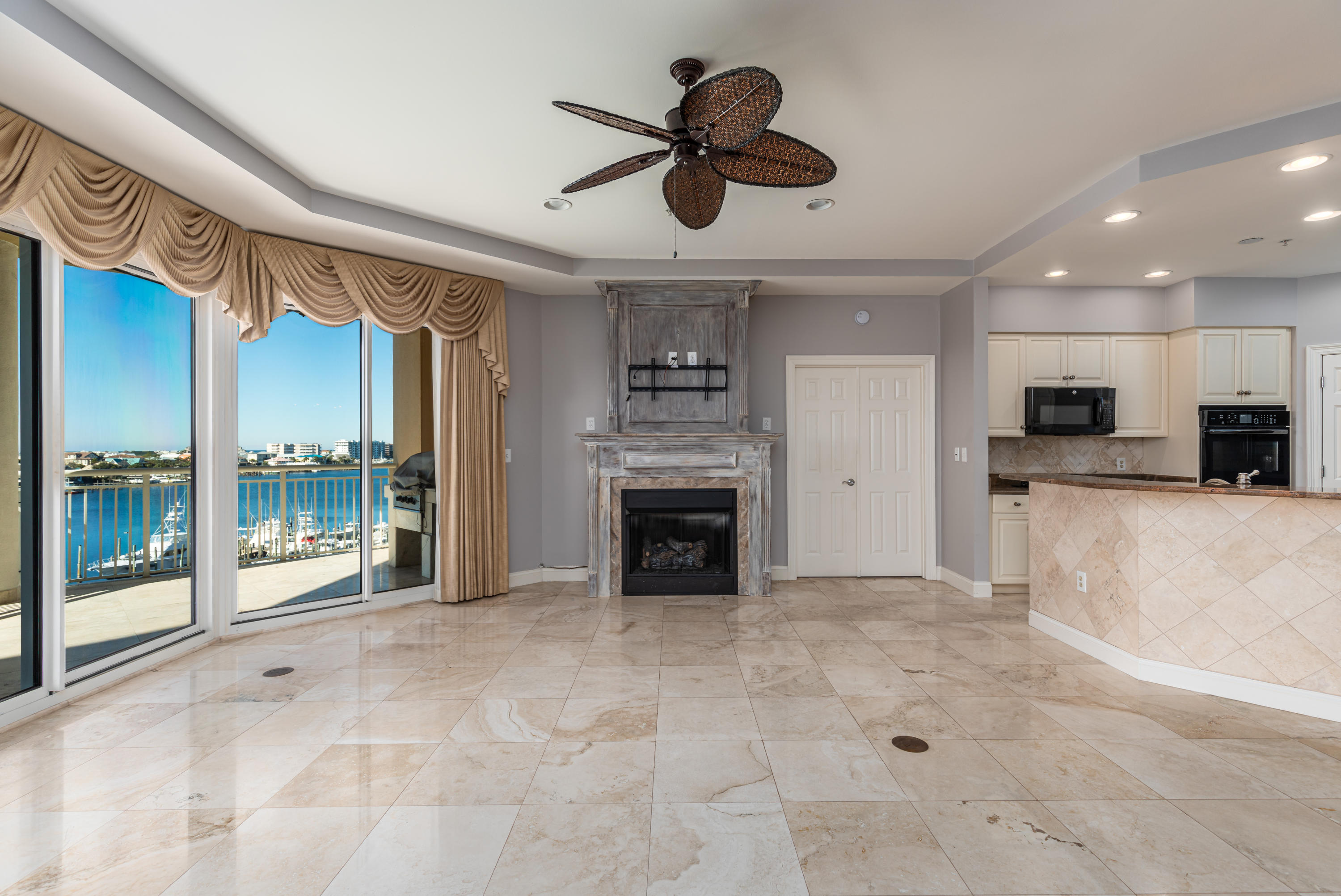 GRAND HARBOR - Residential