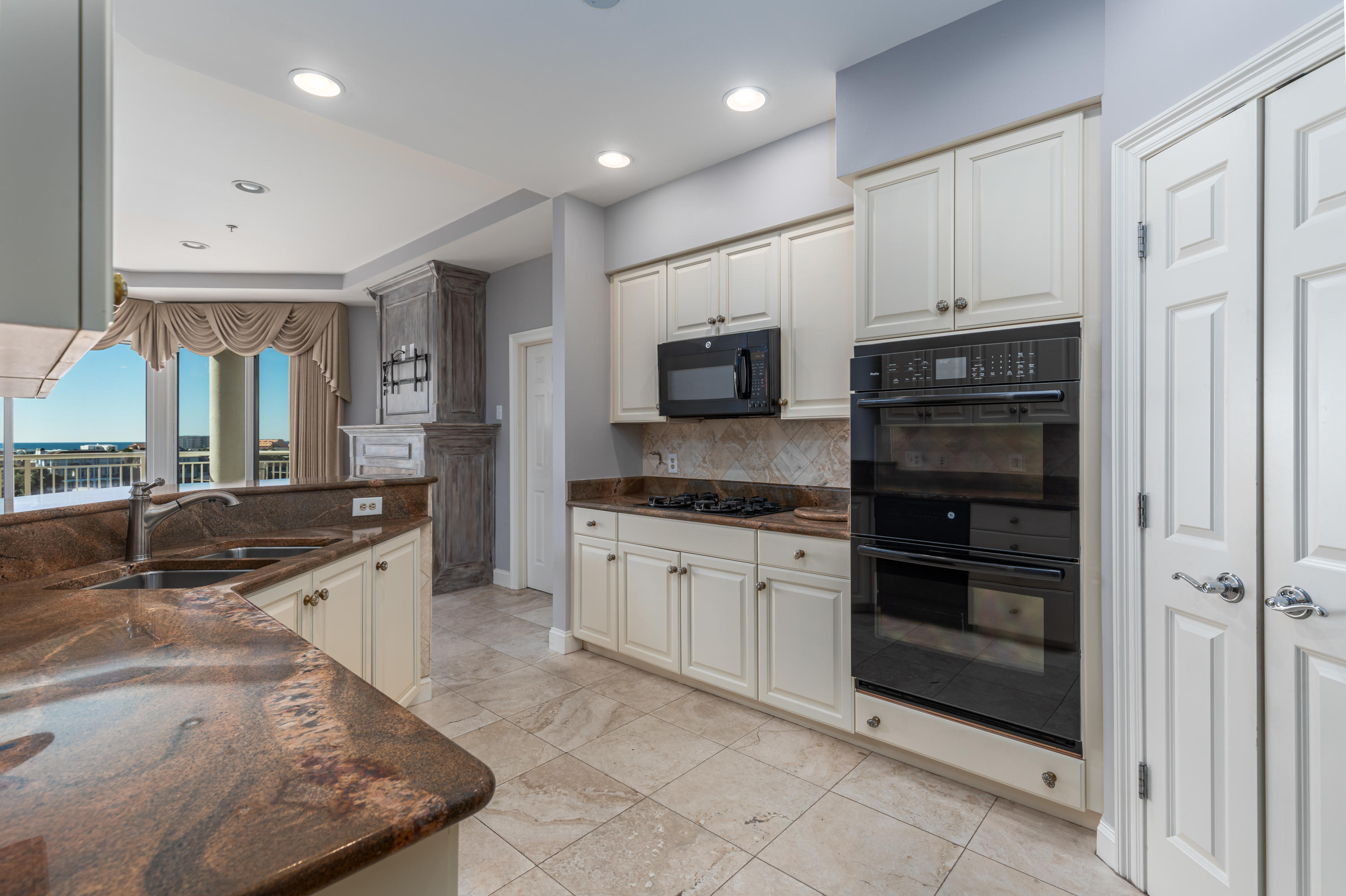 GRAND HARBOR - Residential