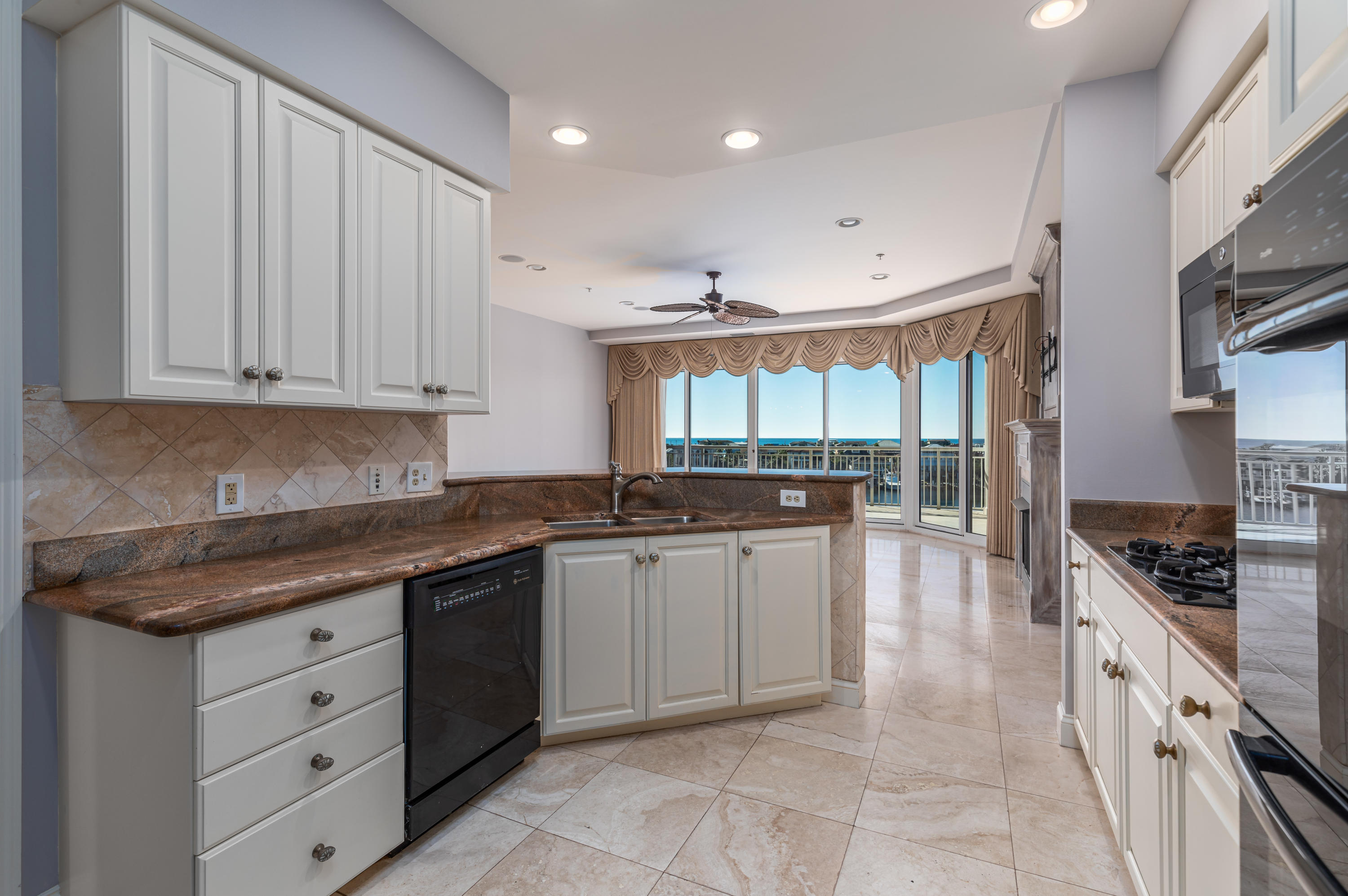 GRAND HARBOR - Residential