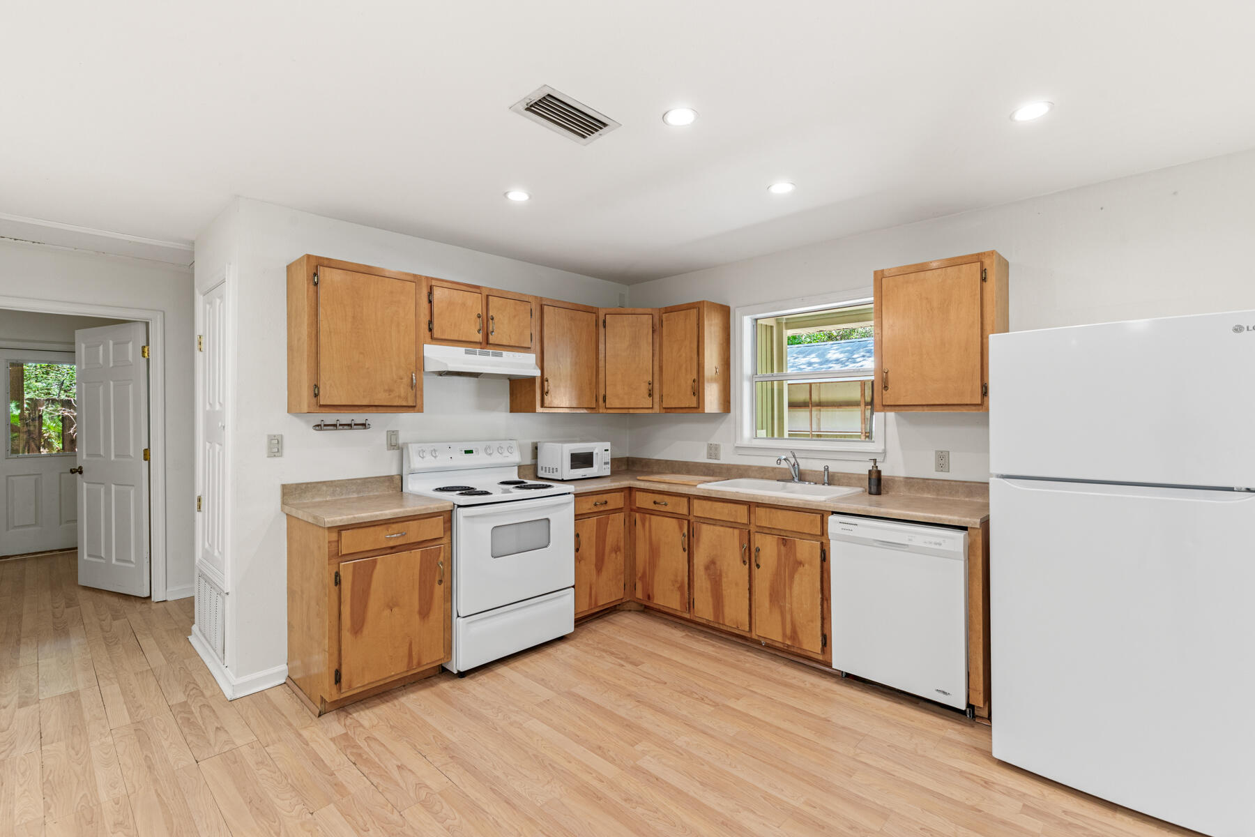 BAYSIDE HEIGHTS RANCHETTES - Residential