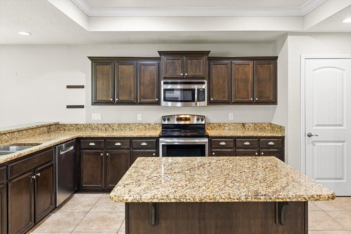 SAVANNAH PLANTATION - Residential