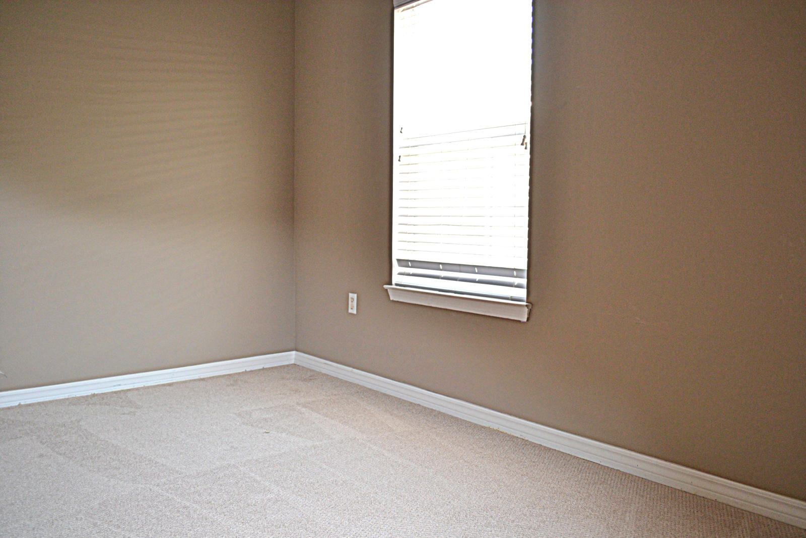 TWIN LAKES ESTATES - Residential