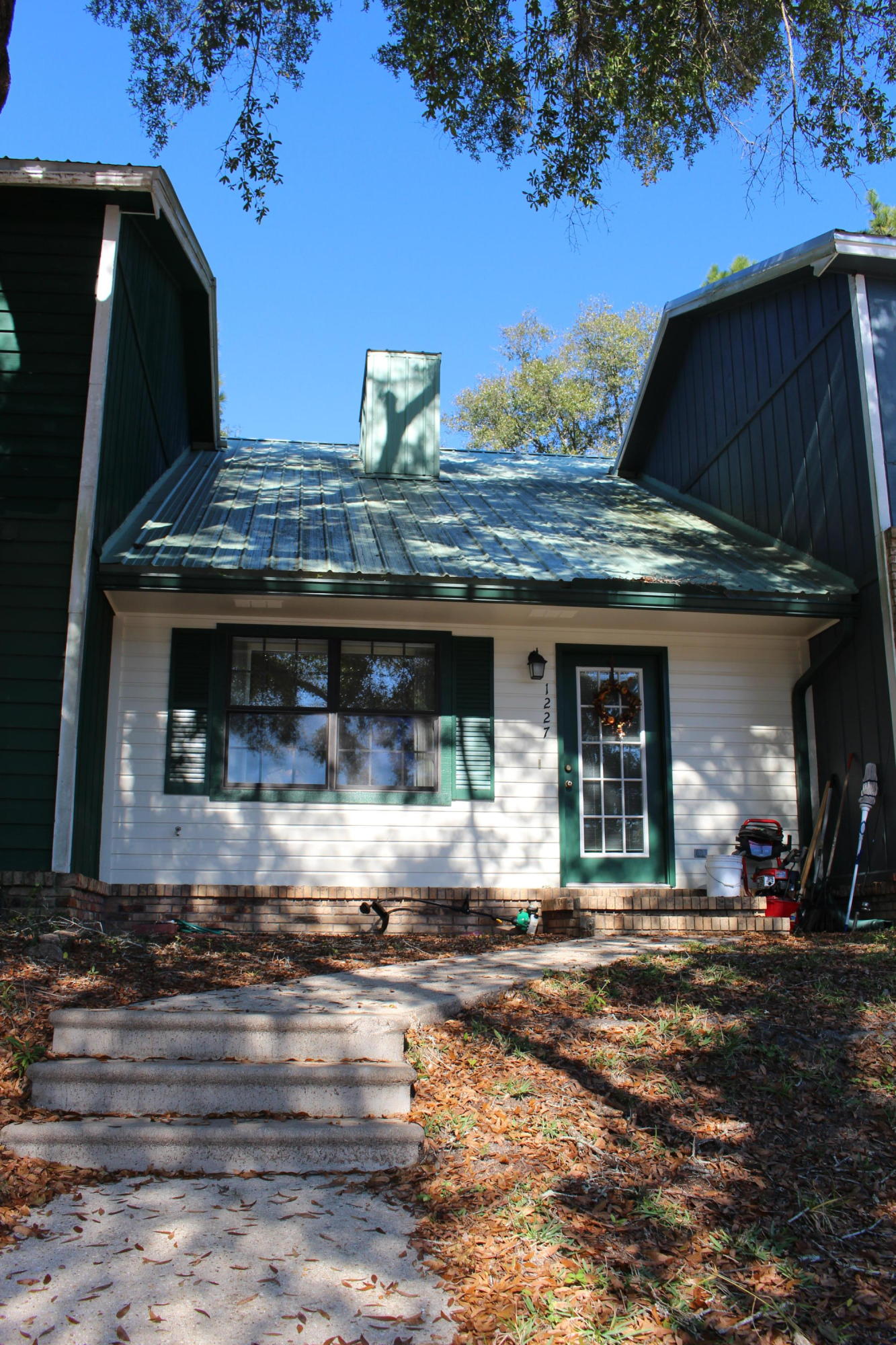 MCLAUGHLIN & HARRIS - Residential