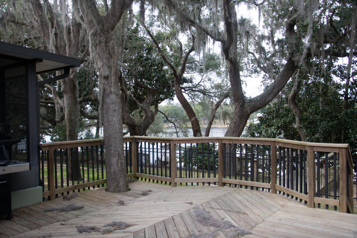 WHISPERING PINES 1ST ADDN - Residential Lease