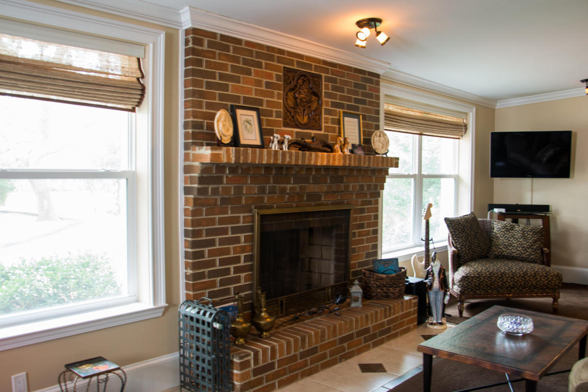 WHISPERING PINES 1ST ADDN - Residential Lease