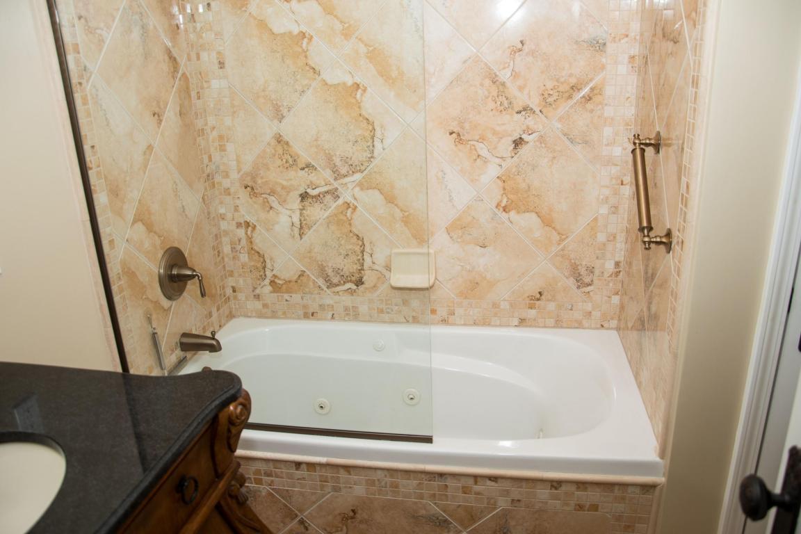 WHISPERING PINES 1ST ADDN - Residential Lease