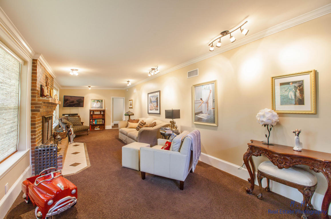 WHISPERING PINES 1ST ADDN - Residential Lease