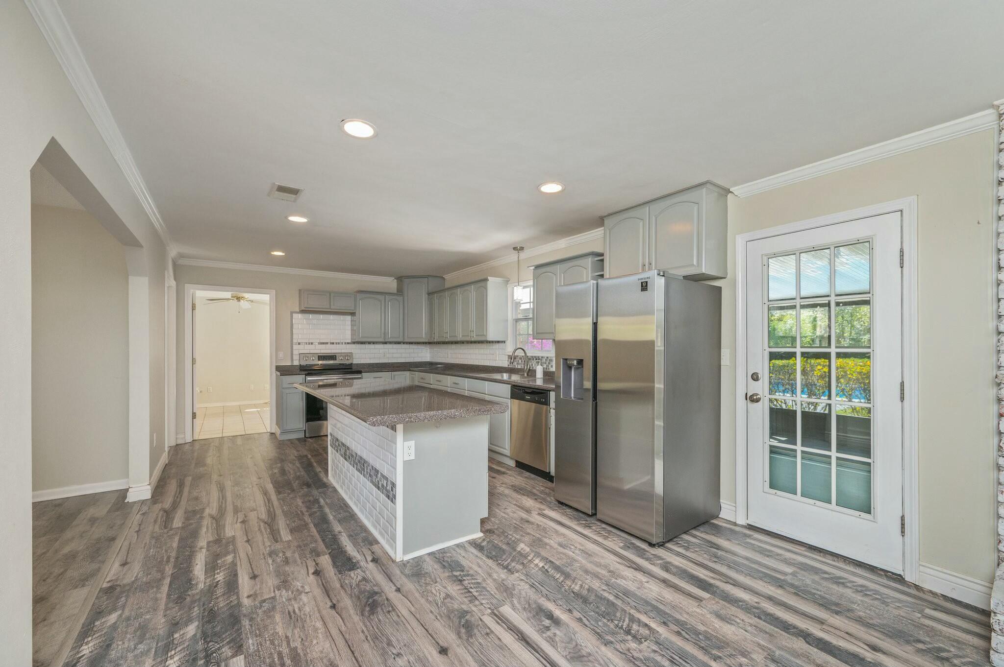 BAYOU POQUITO LOT 10 BLK 13 - Residential