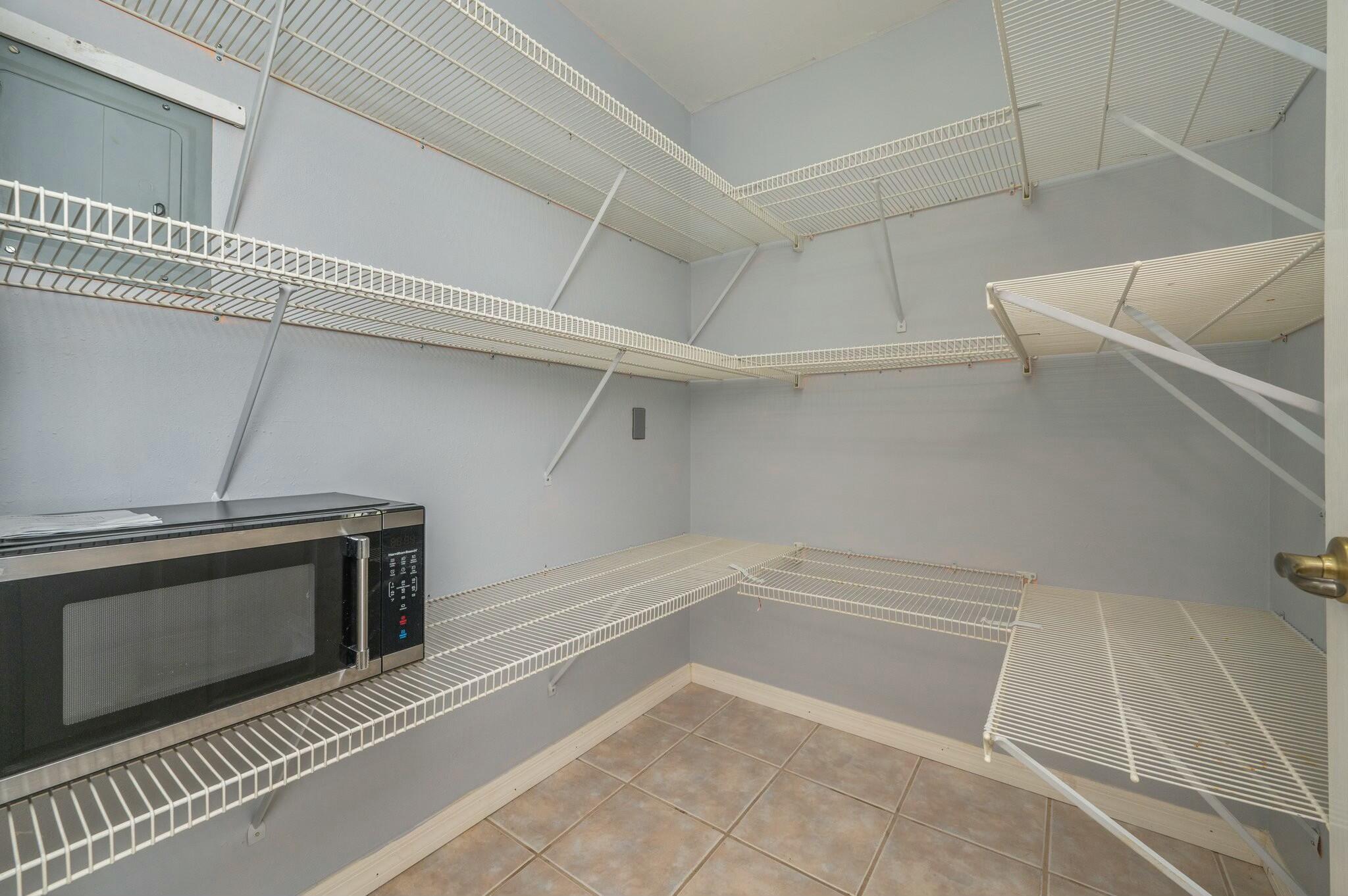 BAYOU POQUITO LOT 10 BLK 13 - Residential