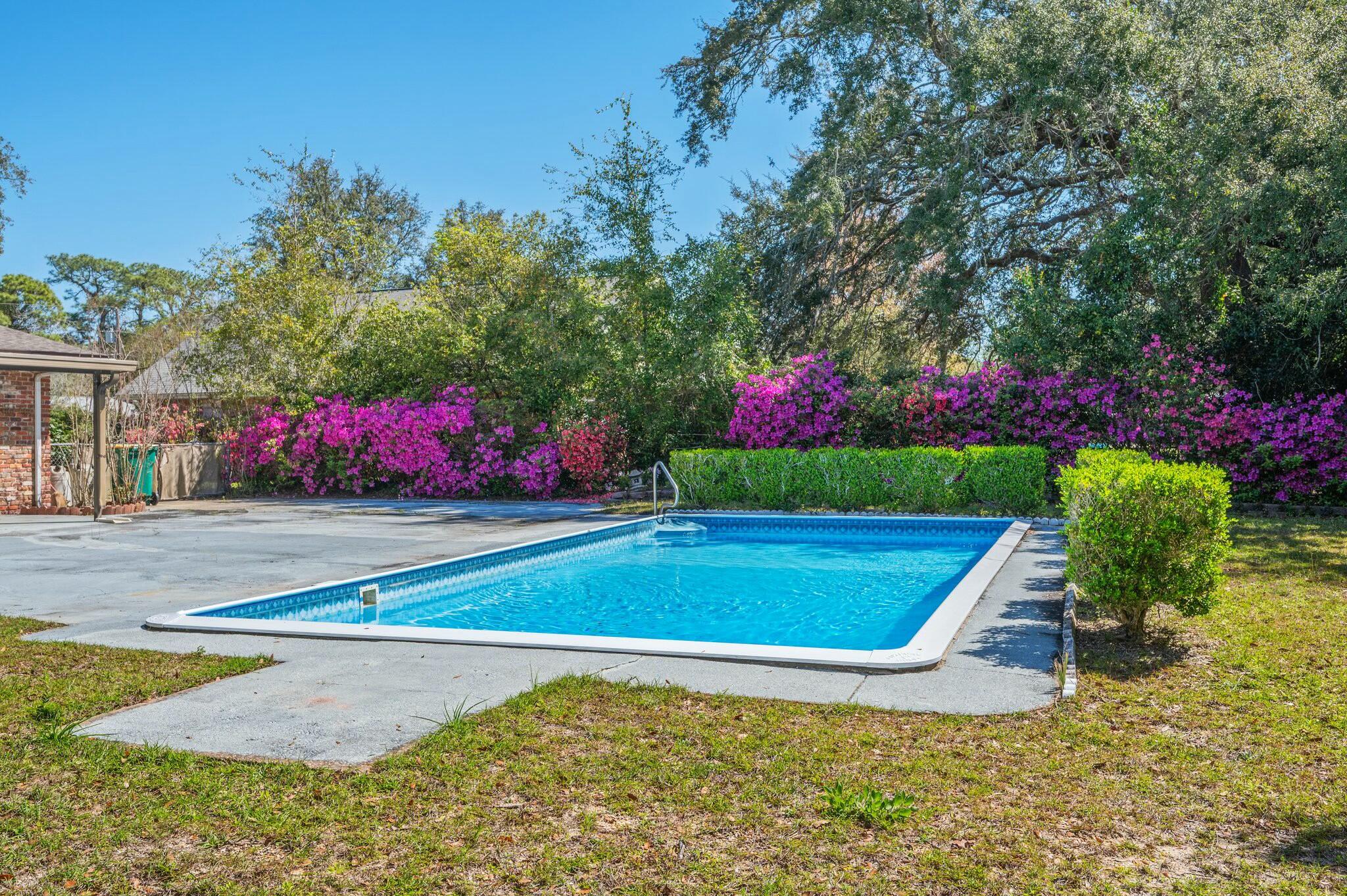 BAYOU POQUITO LOT 10 BLK 13 - Residential