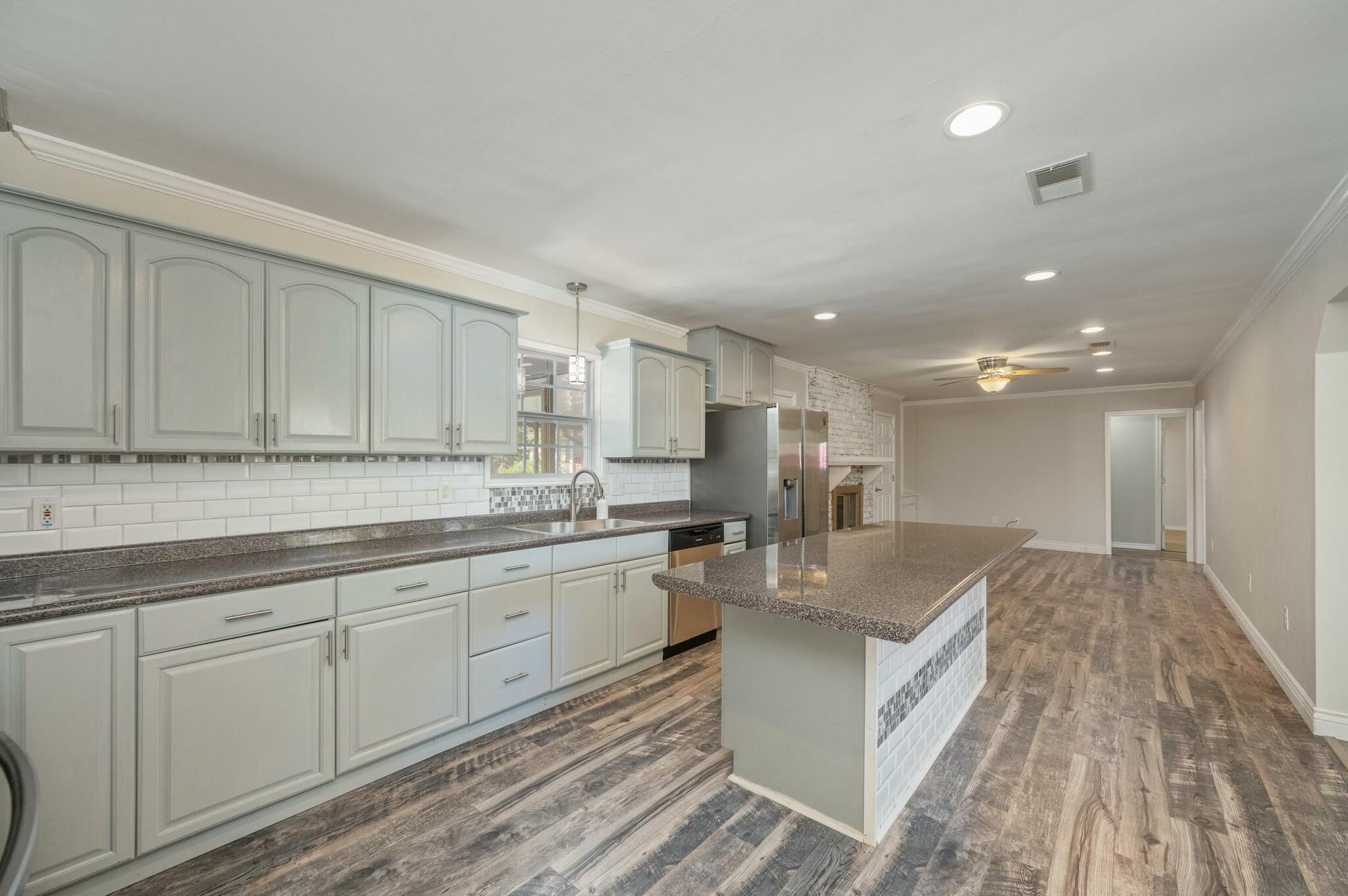 BAYOU POQUITO LOT 10 BLK 13 - Residential