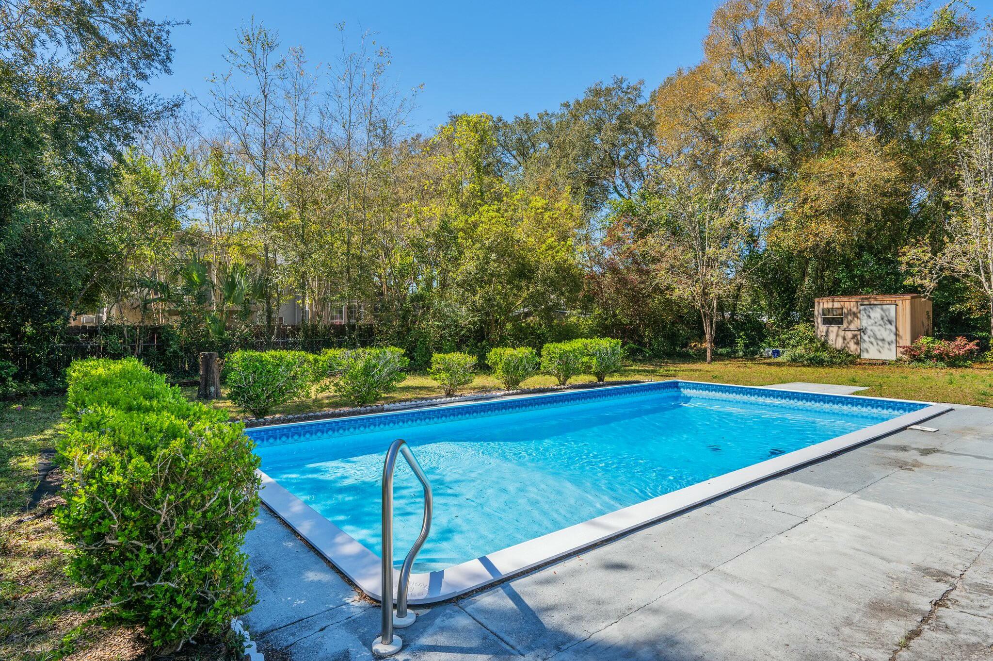 BAYOU POQUITO LOT 10 BLK 13 - Residential