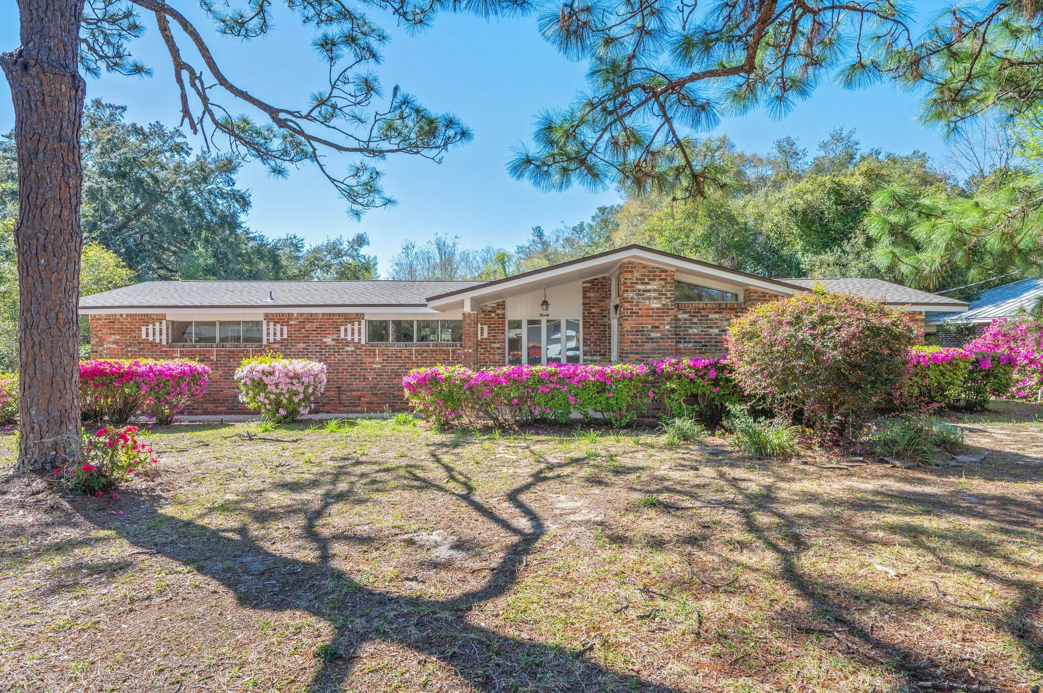 BAYOU POQUITO LOT 10 BLK 13 - Residential