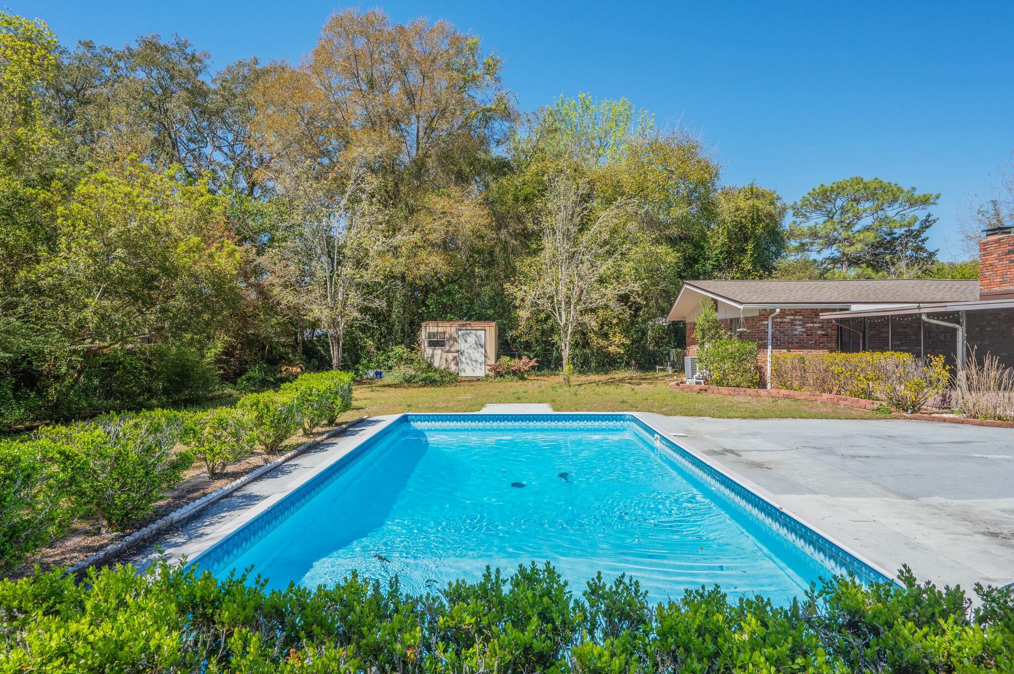 BAYOU POQUITO LOT 10 BLK 13 - Residential