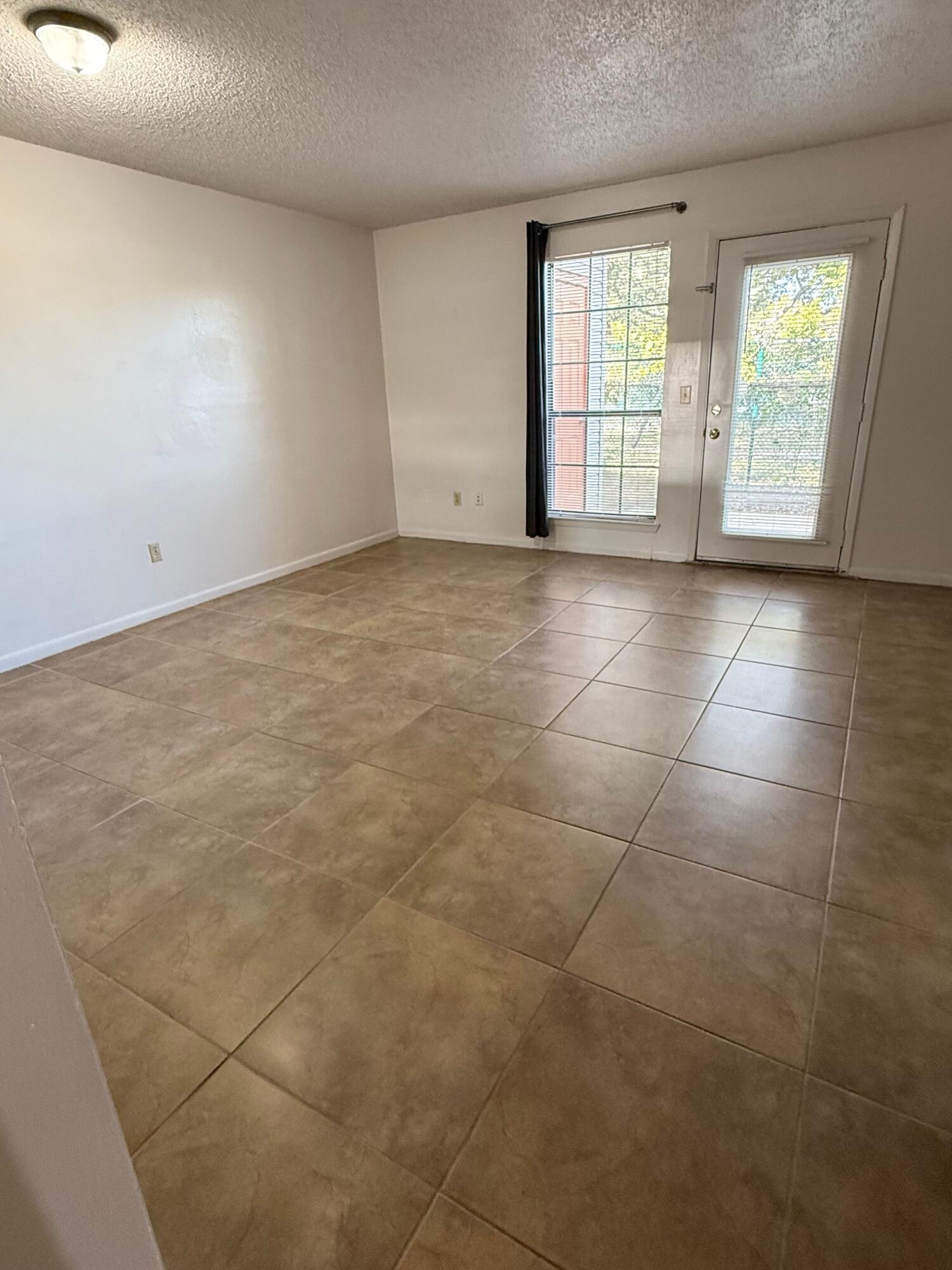 CLASSIC MANOR - Residential Lease