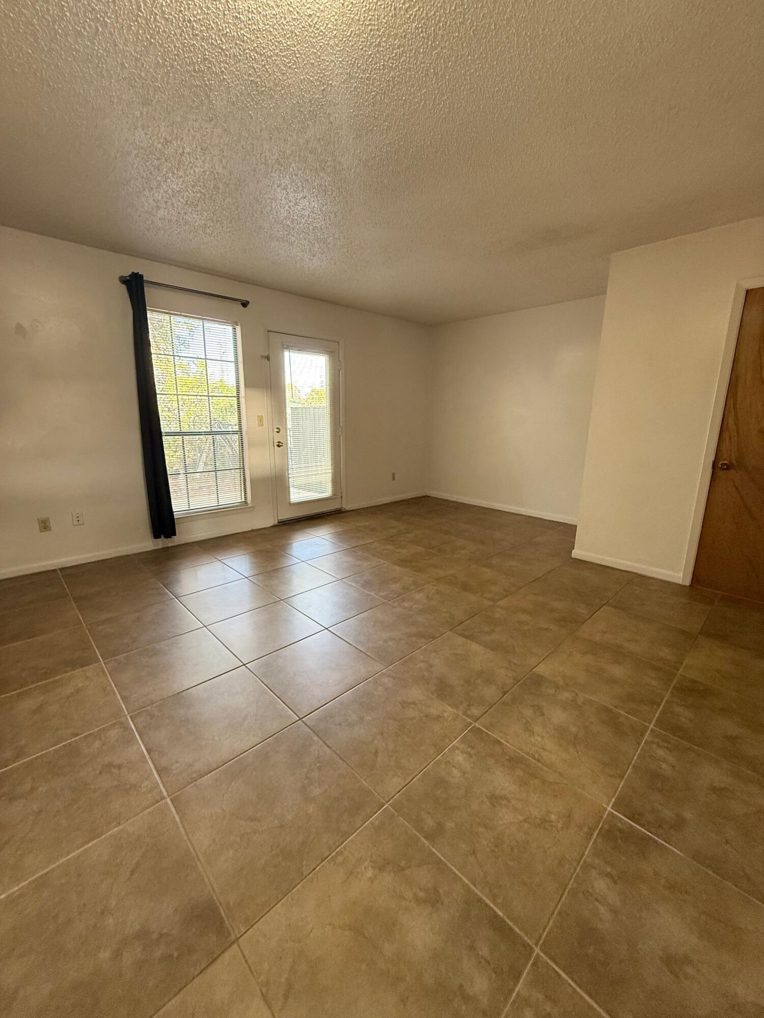 CLASSIC MANOR - Residential Lease