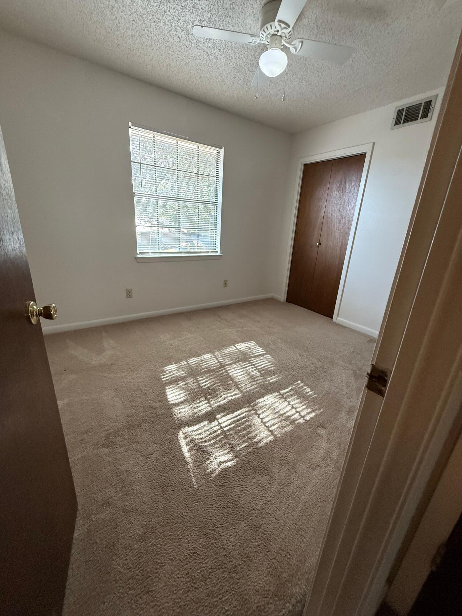 CLASSIC MANOR - Residential Lease