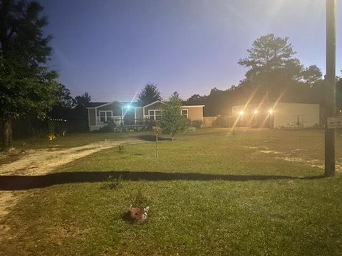 Photo of 325 Majestic Boulevard, DeFuniak Springs, FL 32433 (MLS # 989440)