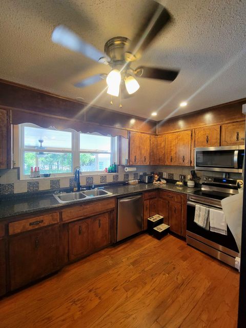 A home in DeFuniak Springs