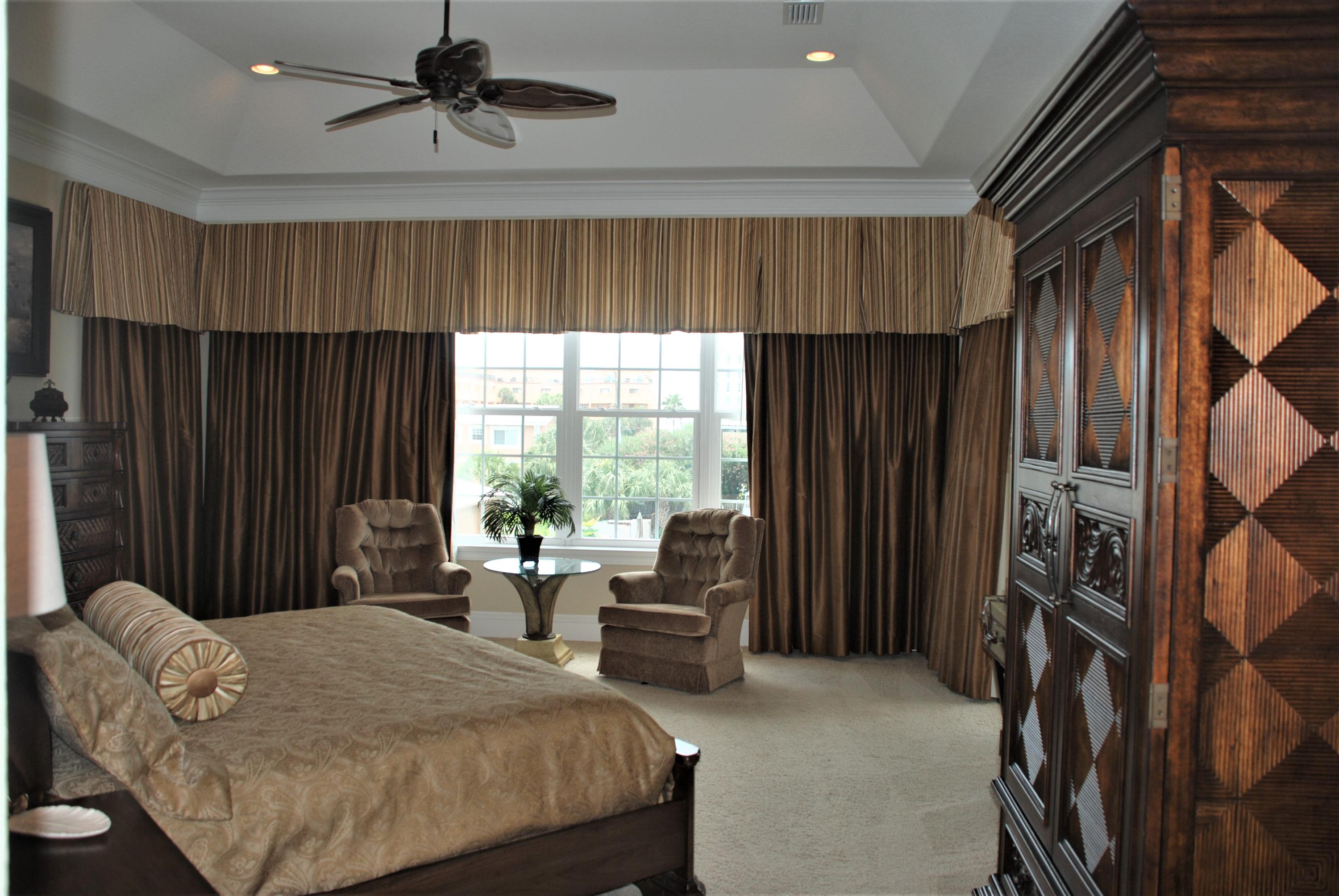 HOLIDAY ISLE - Residential