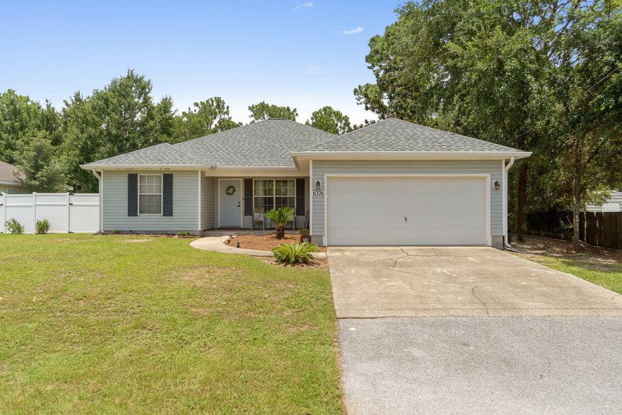 Swipe right on this split floor plan cutie! If you are looking for a lovely home with a newer roof and water heater, large master bedroom with a walk in closet, stainless steel appliances, no carpet, and a large backyard, then you've found it. It's a match! Schedule your date today.