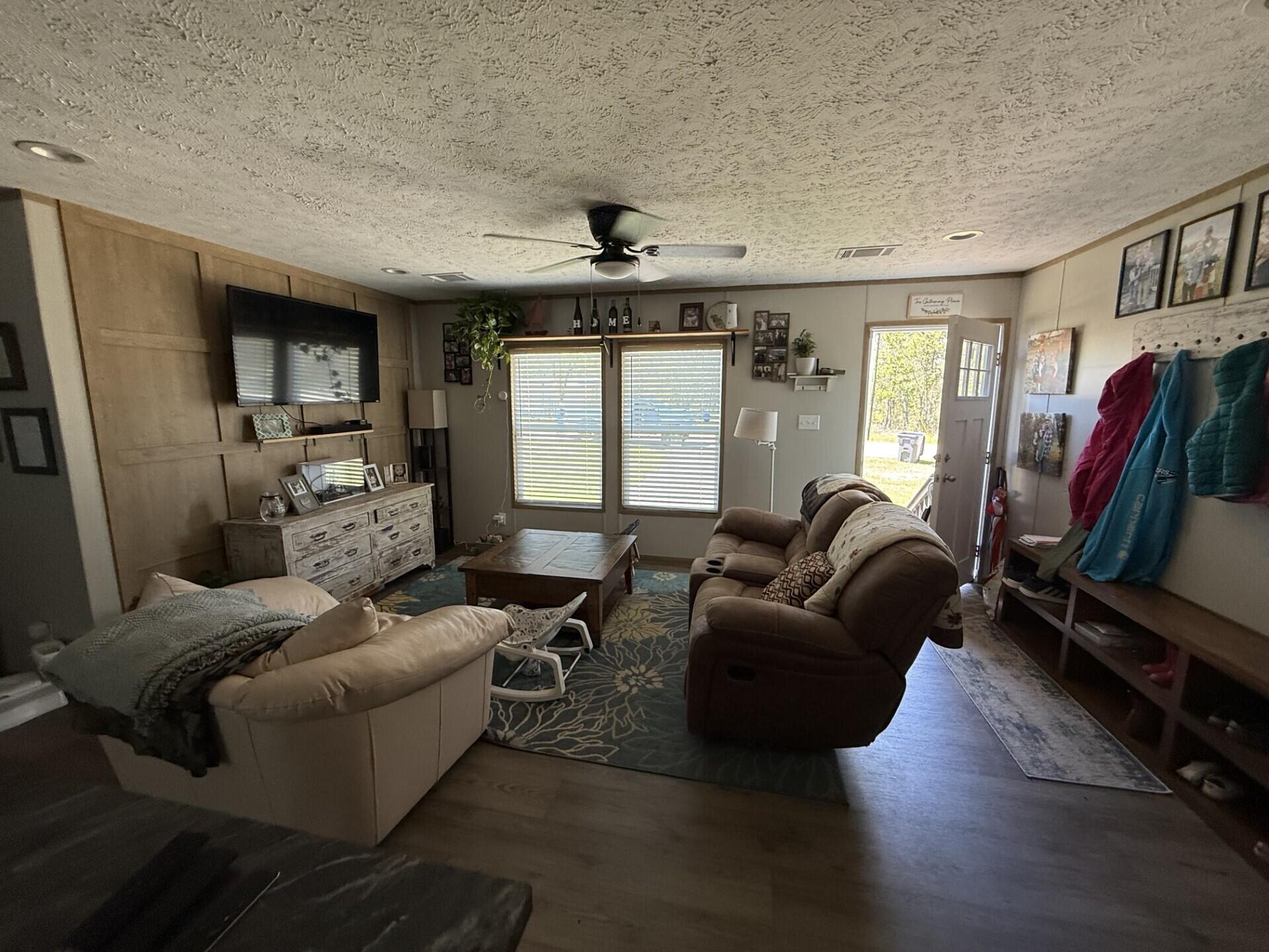 OAKWOOD HILLS UNIT 3 - Residential