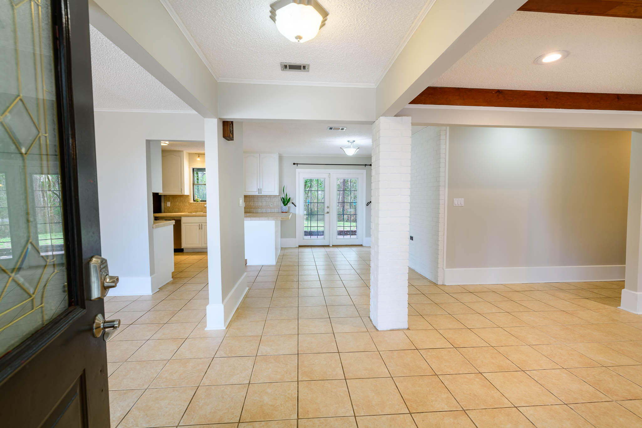 VALPARAISO PINECREST 6 - Residential Lease